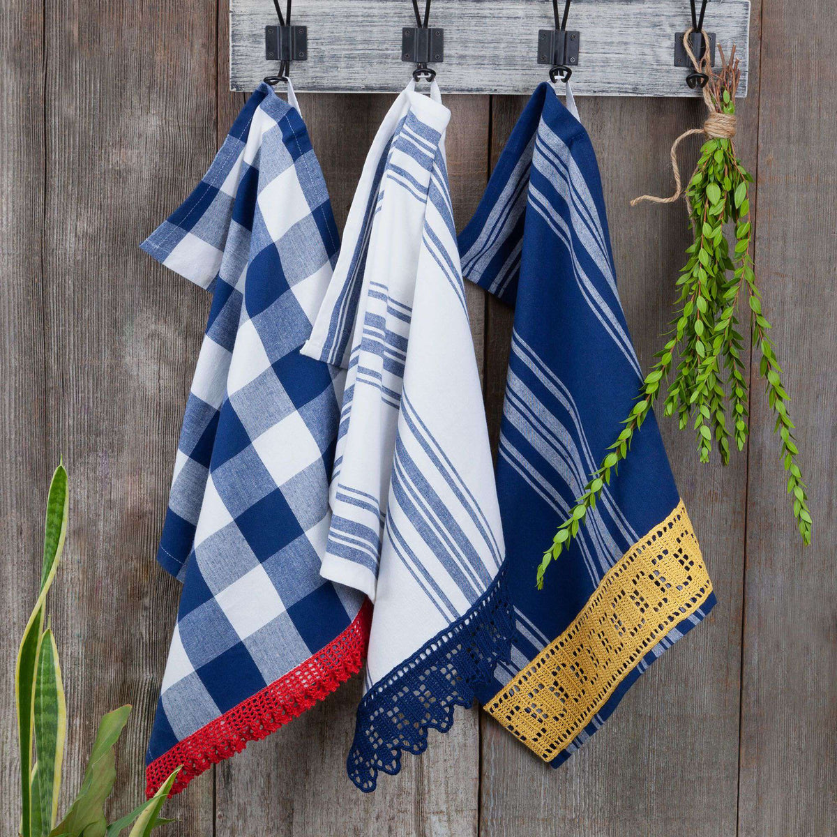 Crochet Towel made in Aunt Lydia's Classic Crochet Thread yarn