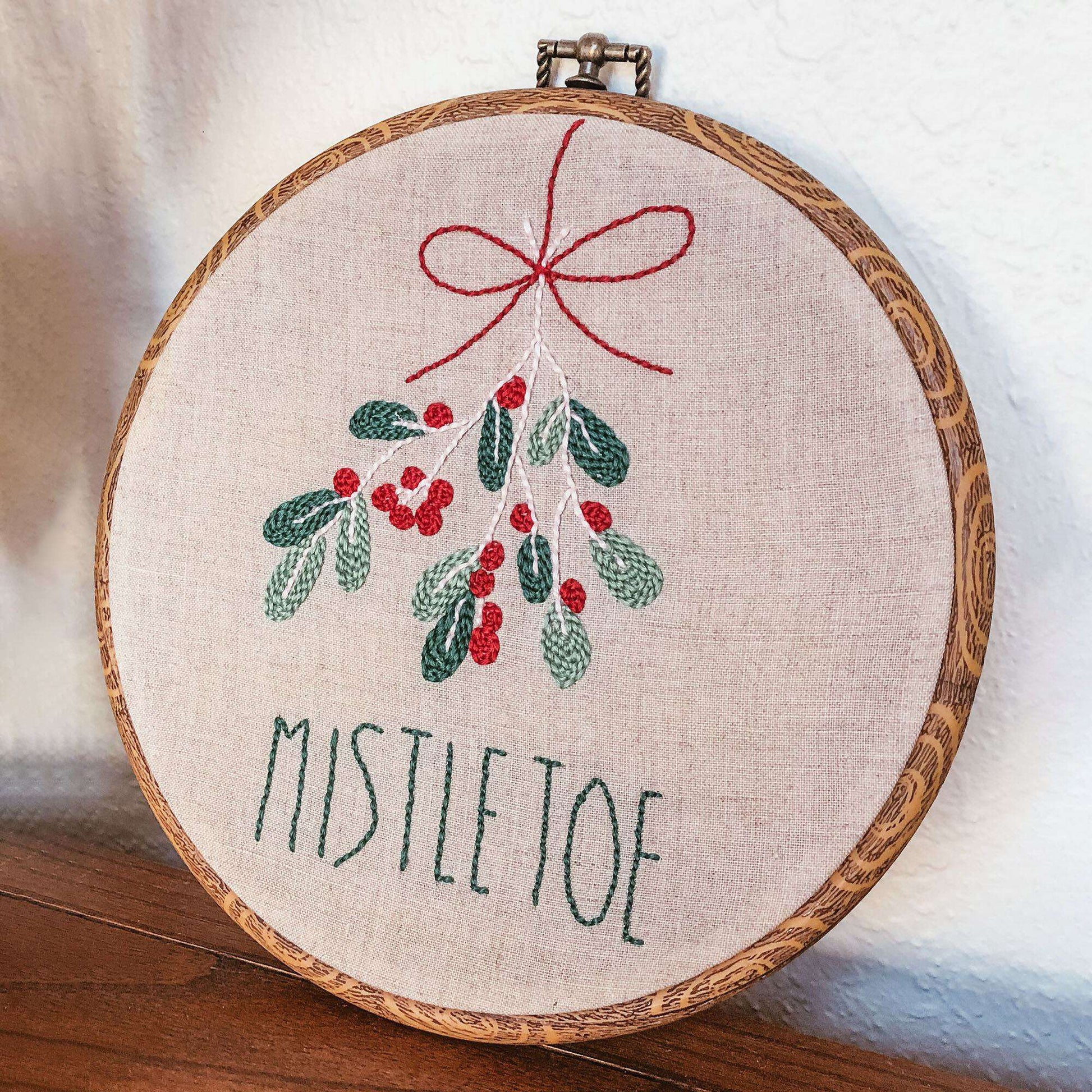 Free Anchor Embroidery Mistletoe Punch Needle Design Pattern