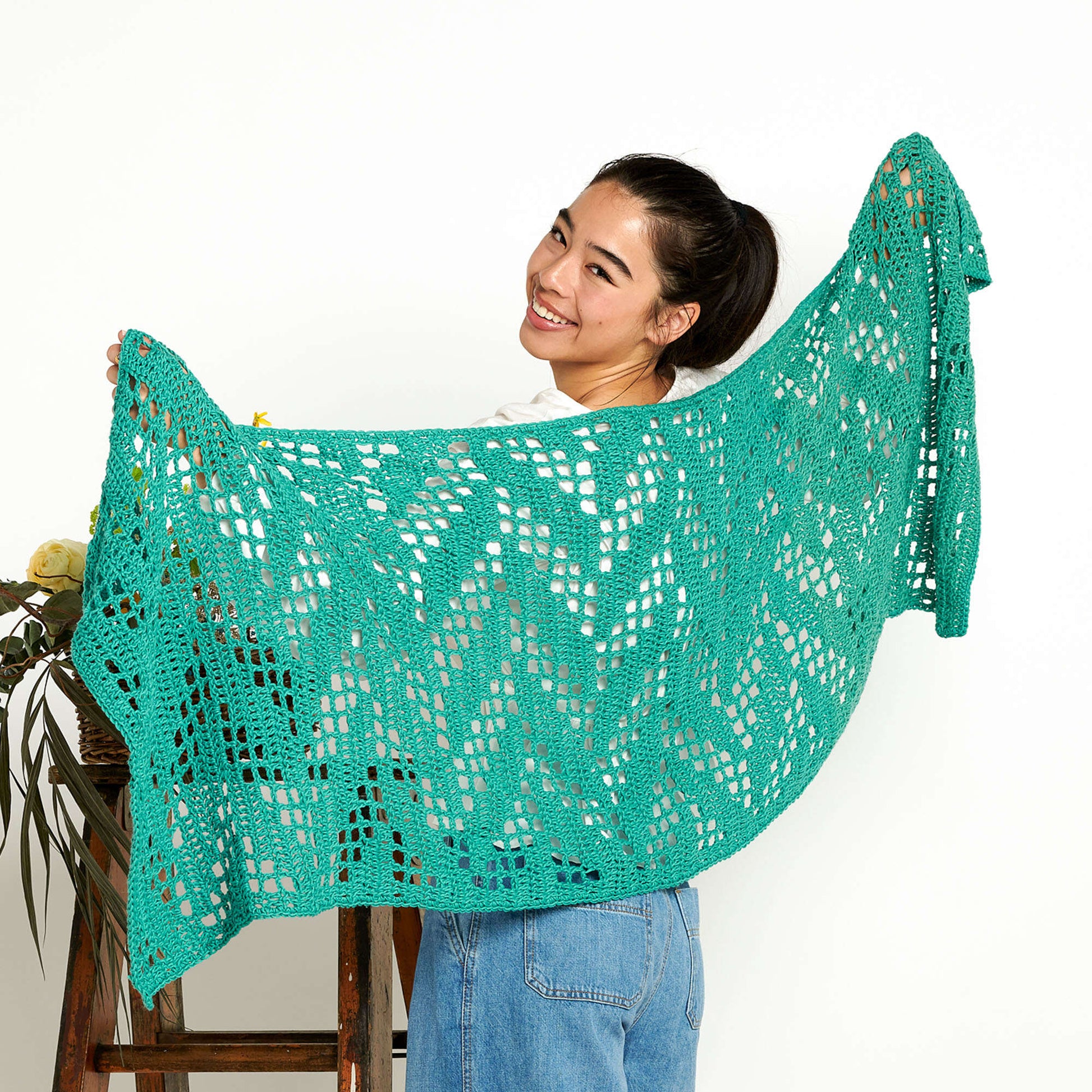 Free Bernat Zig Zagging Filet Crochet Shawl Pattern