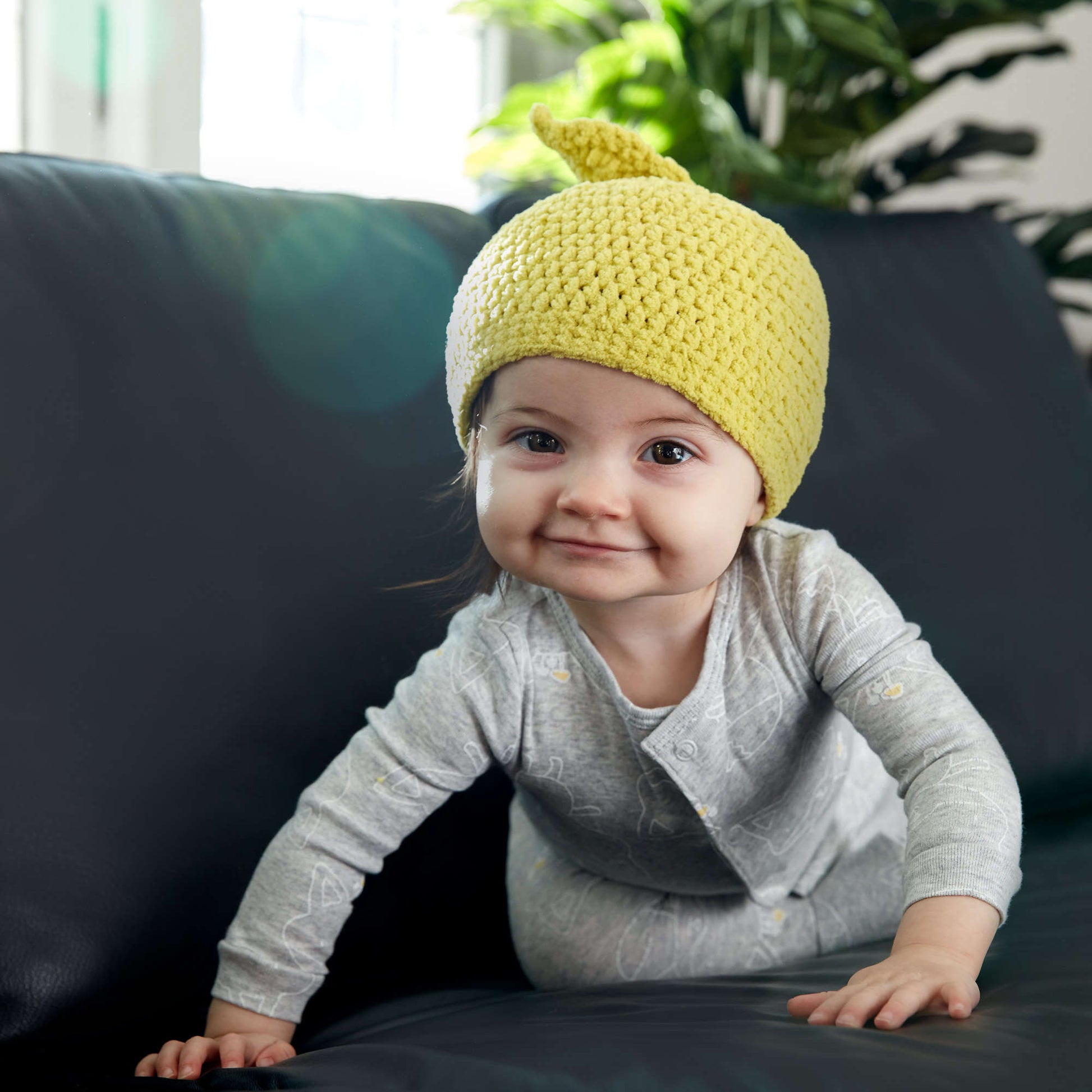 Free Bernat Li'l Sprout Crochet Hat Pattern