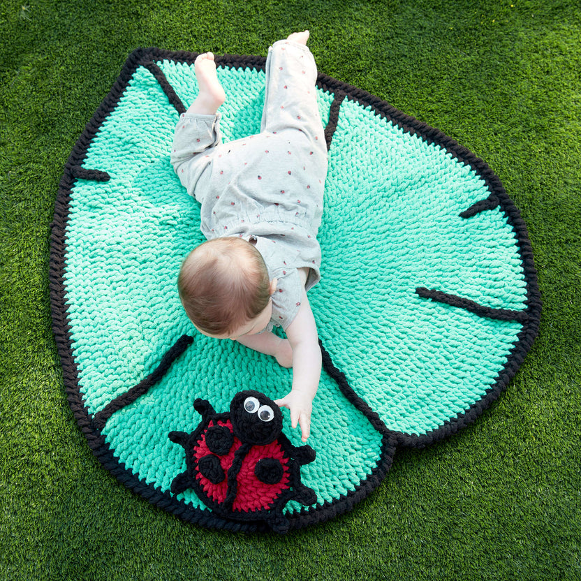 Free Easy Bernat Lil' Leaf Play Mat & Ladybug Toy Crochet Pattern ...