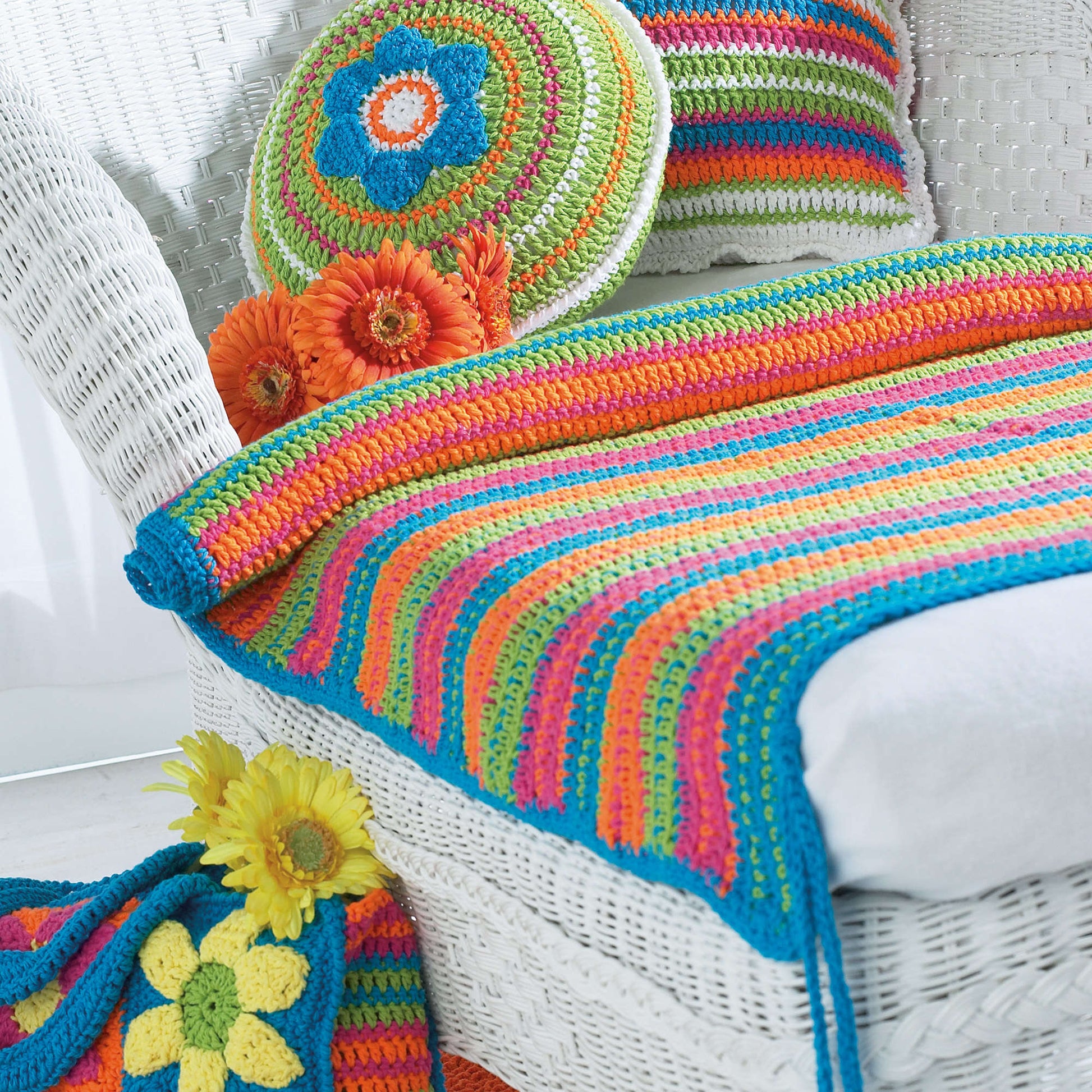 Free Beginner Bernat Beach Mat Crochet Pattern | Yarnspirations