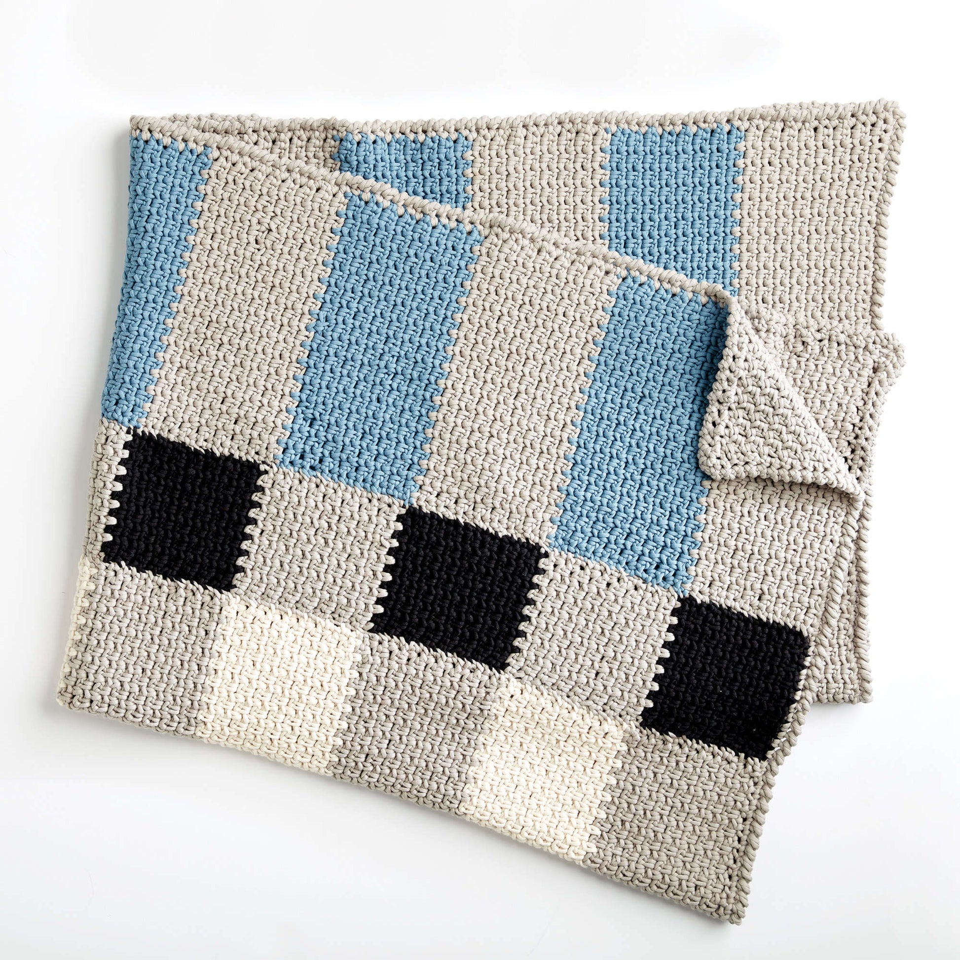 Free Bernat Big Plaid Crochet Blanket Pattern