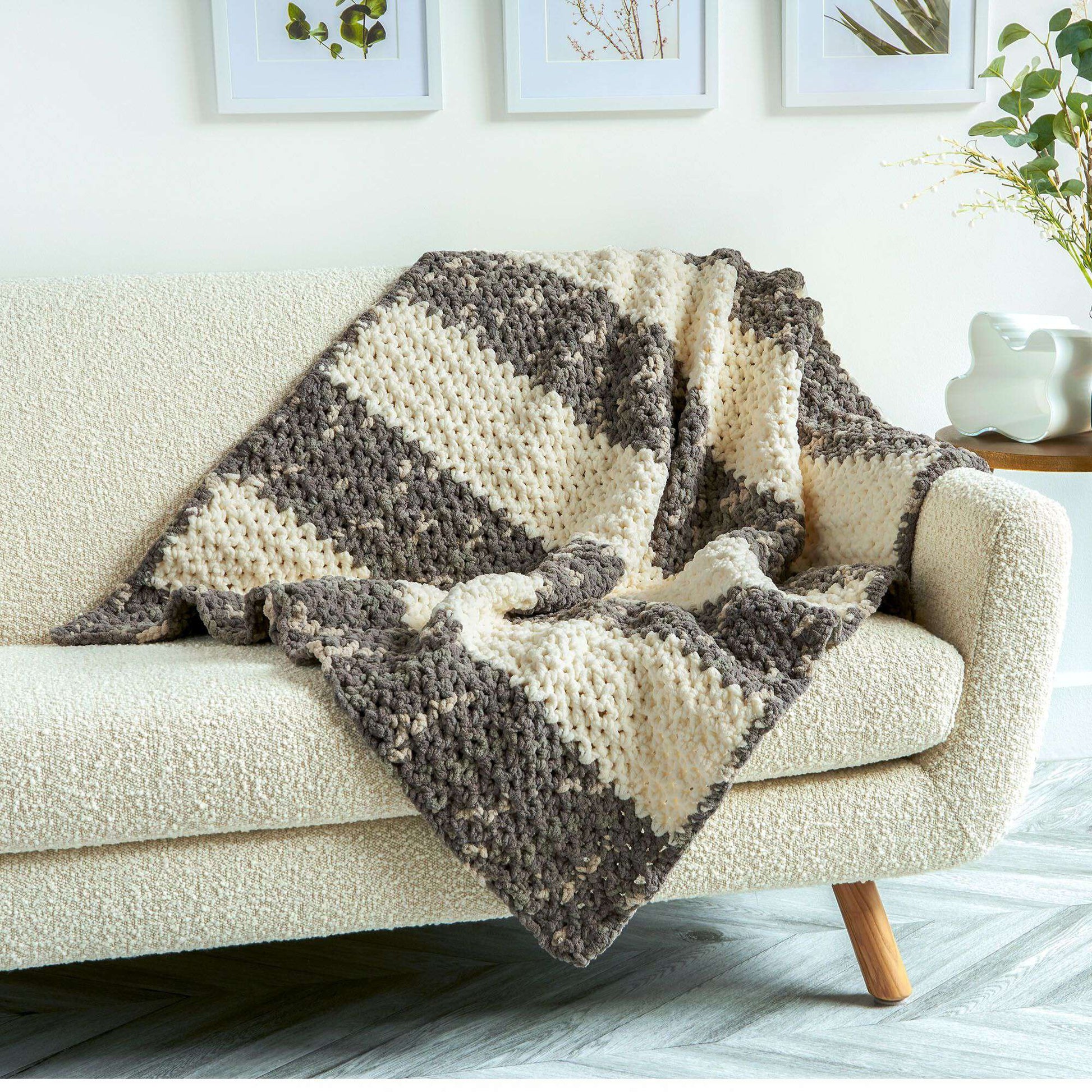 Crochet Pattern, Bernat Blanket Extra V-stitch Jumbo Blanket, Easy