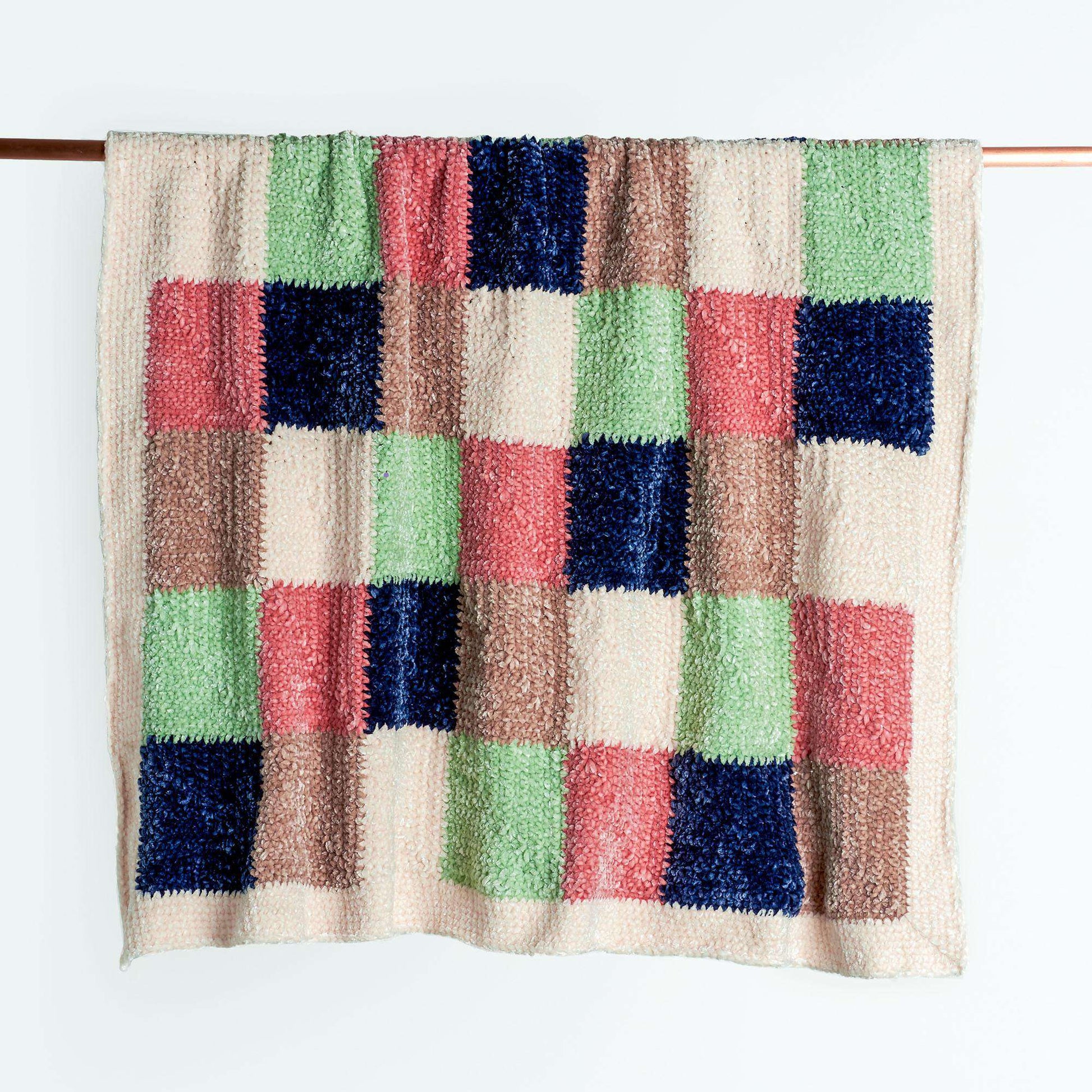 Free Bernat Hip To Be Square Crochet Baby Blanket Pattern