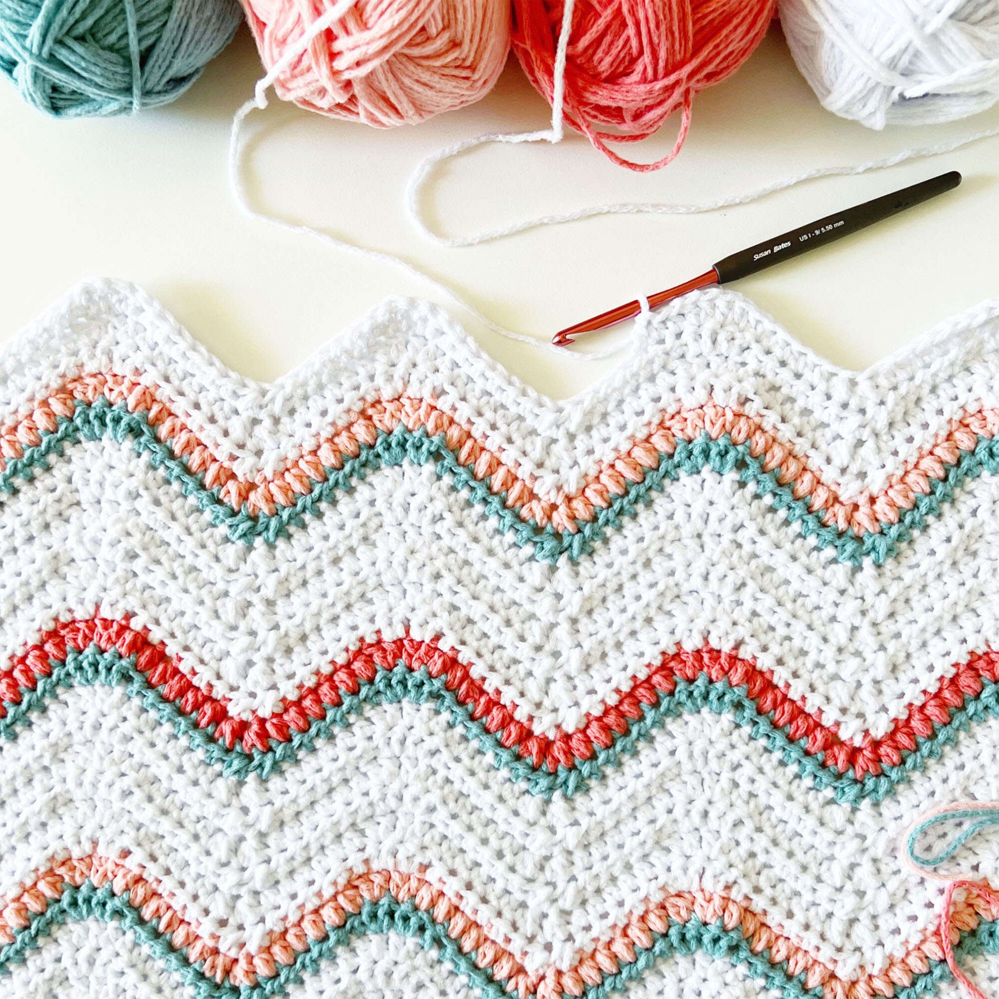 Bernat Crochet Tulip Ripple Blanket Pattern