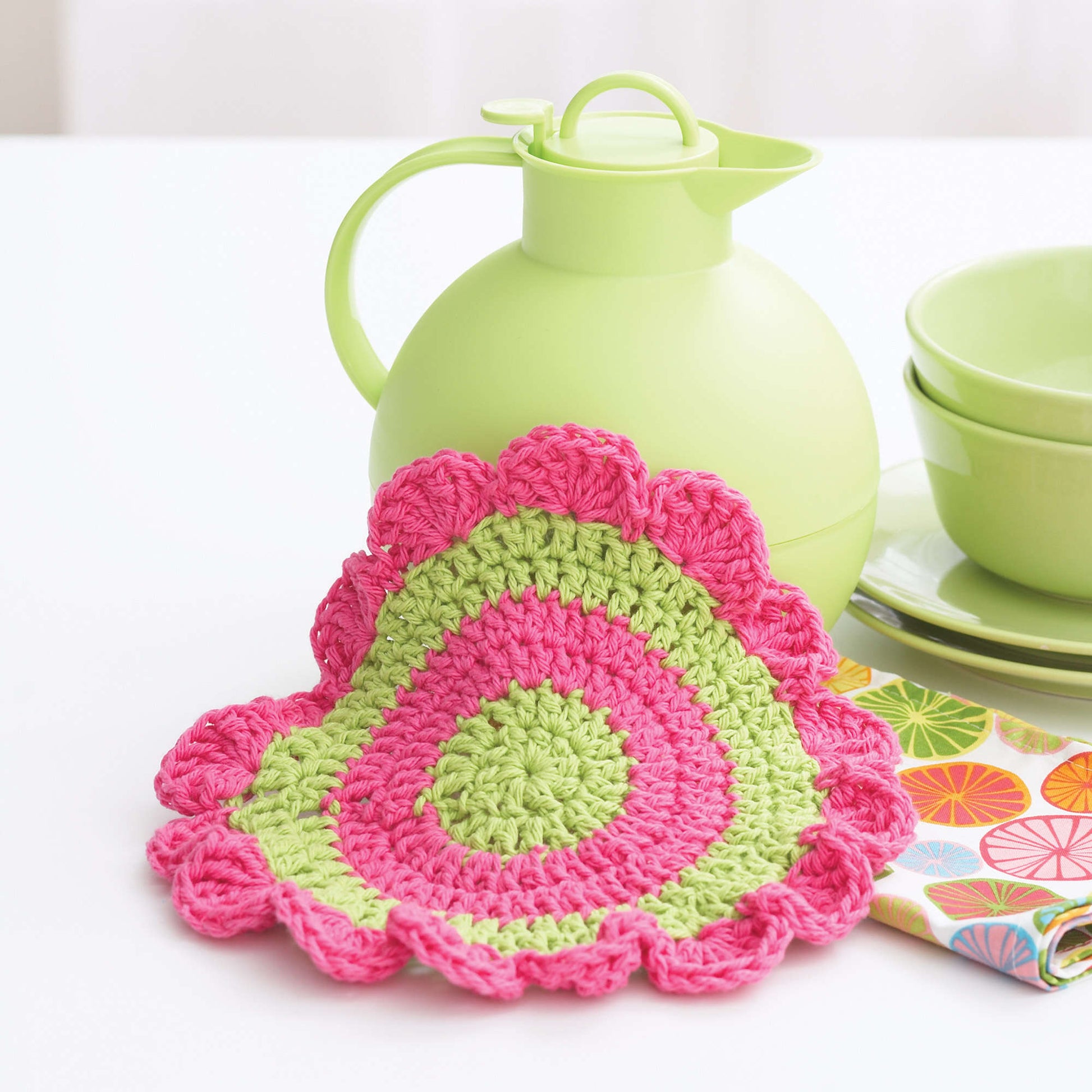 Free Bernat Crochet Daisy Wheel Dishcloth Pattern