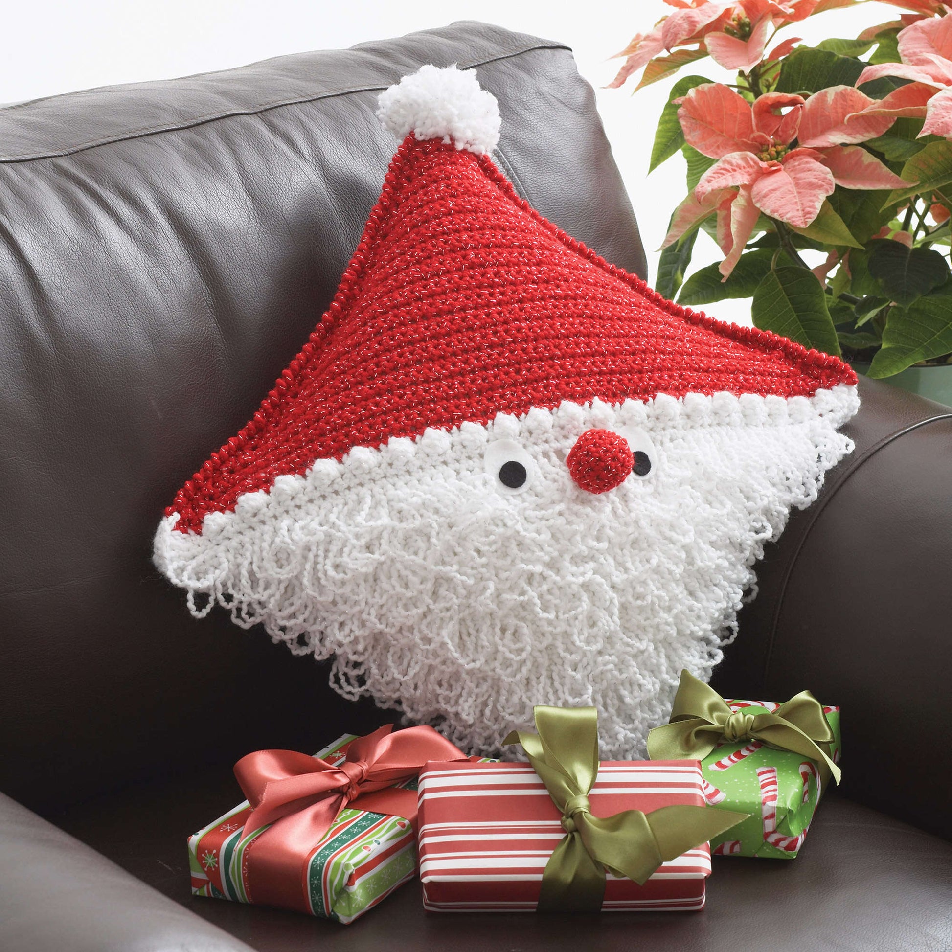 Bernat Santa Pillow Crochet Holiday made in Bernat Happy Holidays yarn