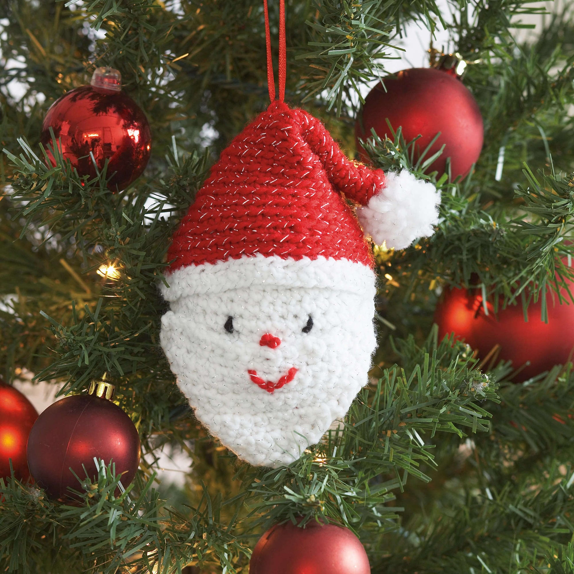 Free Bernat Crochet Santa's Head Pattern