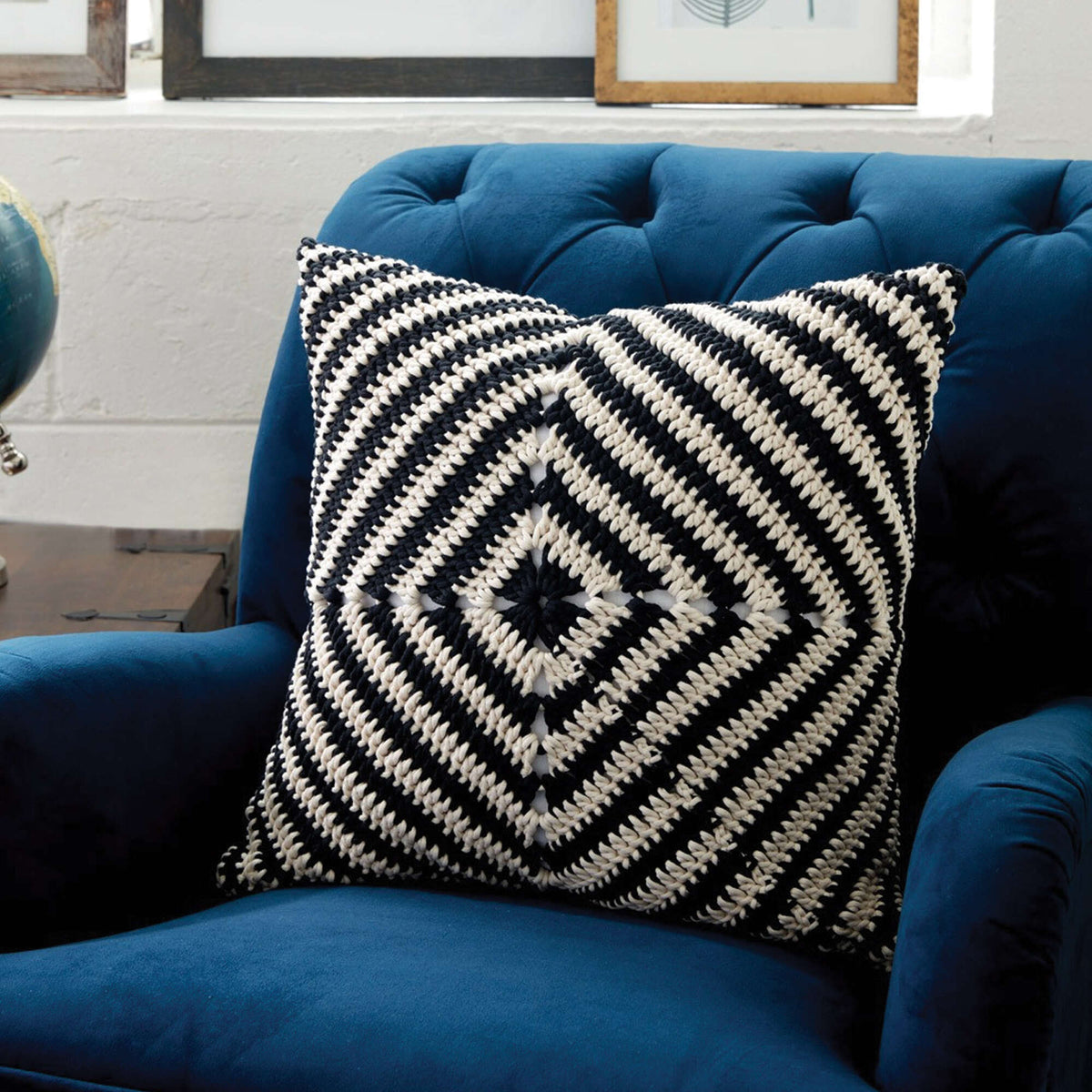 Crochet Pillow made in Bernat Maker Home Dec yarn