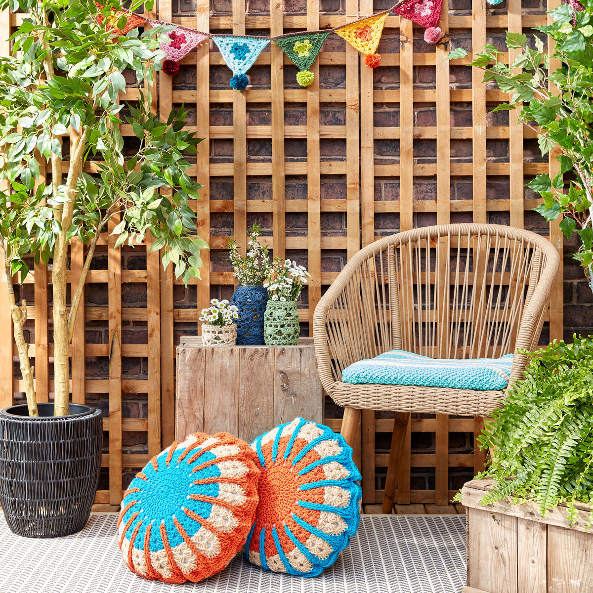 Crochet Pillow made in Bernat Super Value yarn