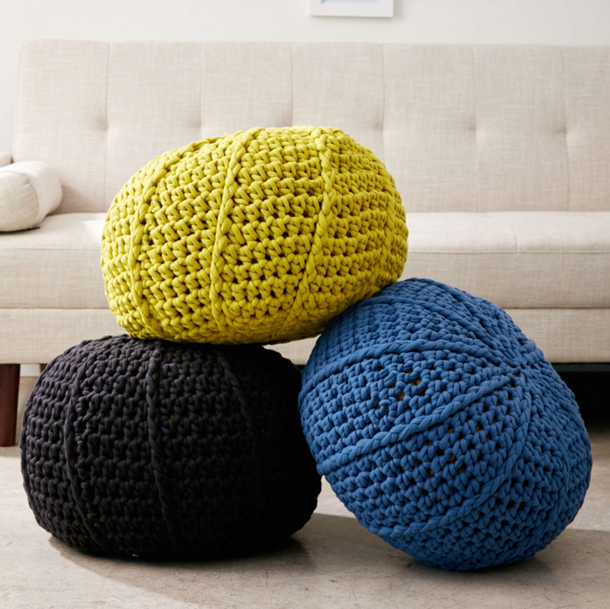 Free Bernat Ridge Stitch Crochet Pouf Pattern