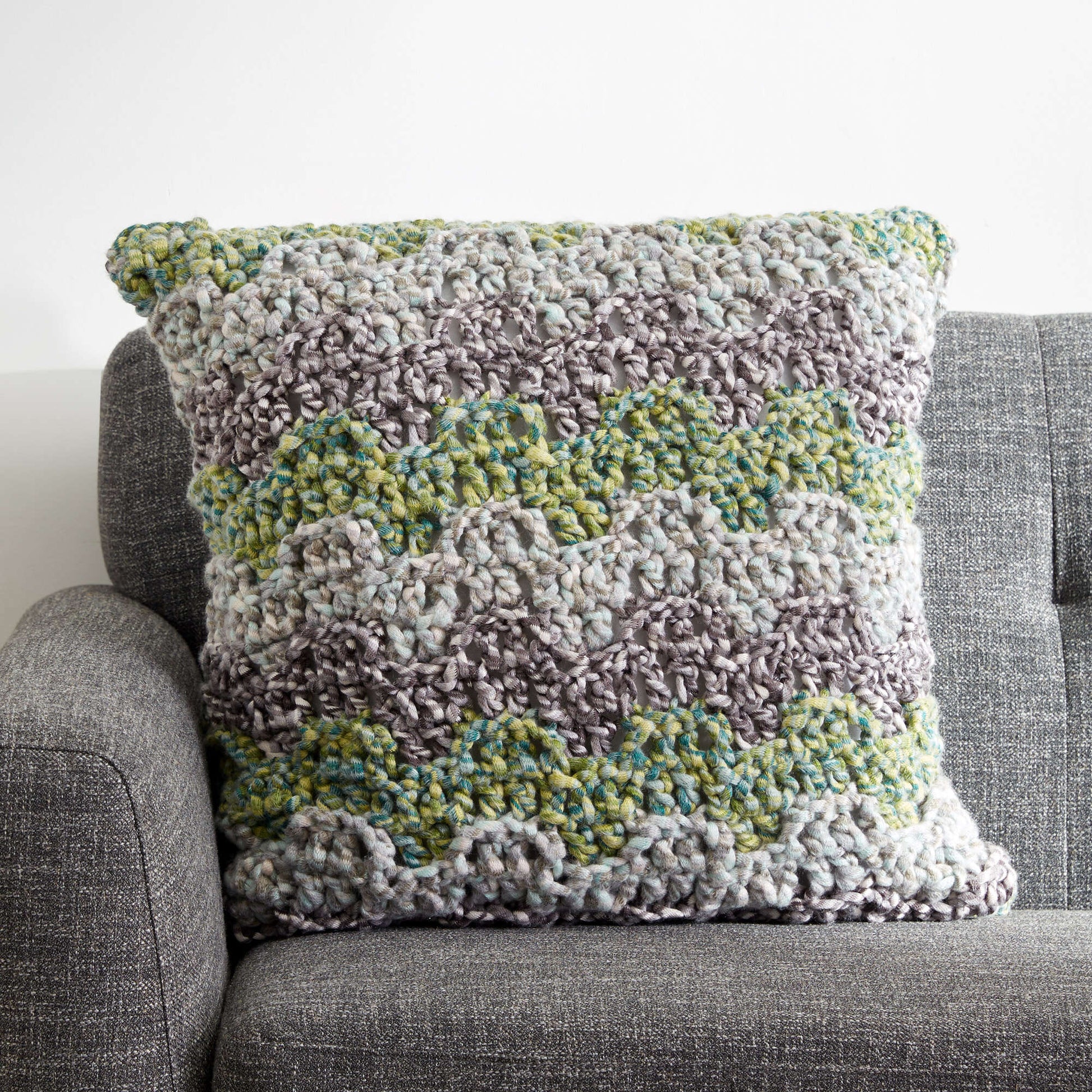 Free Bernat Mellow Bargello Crochet Pillow Pattern
