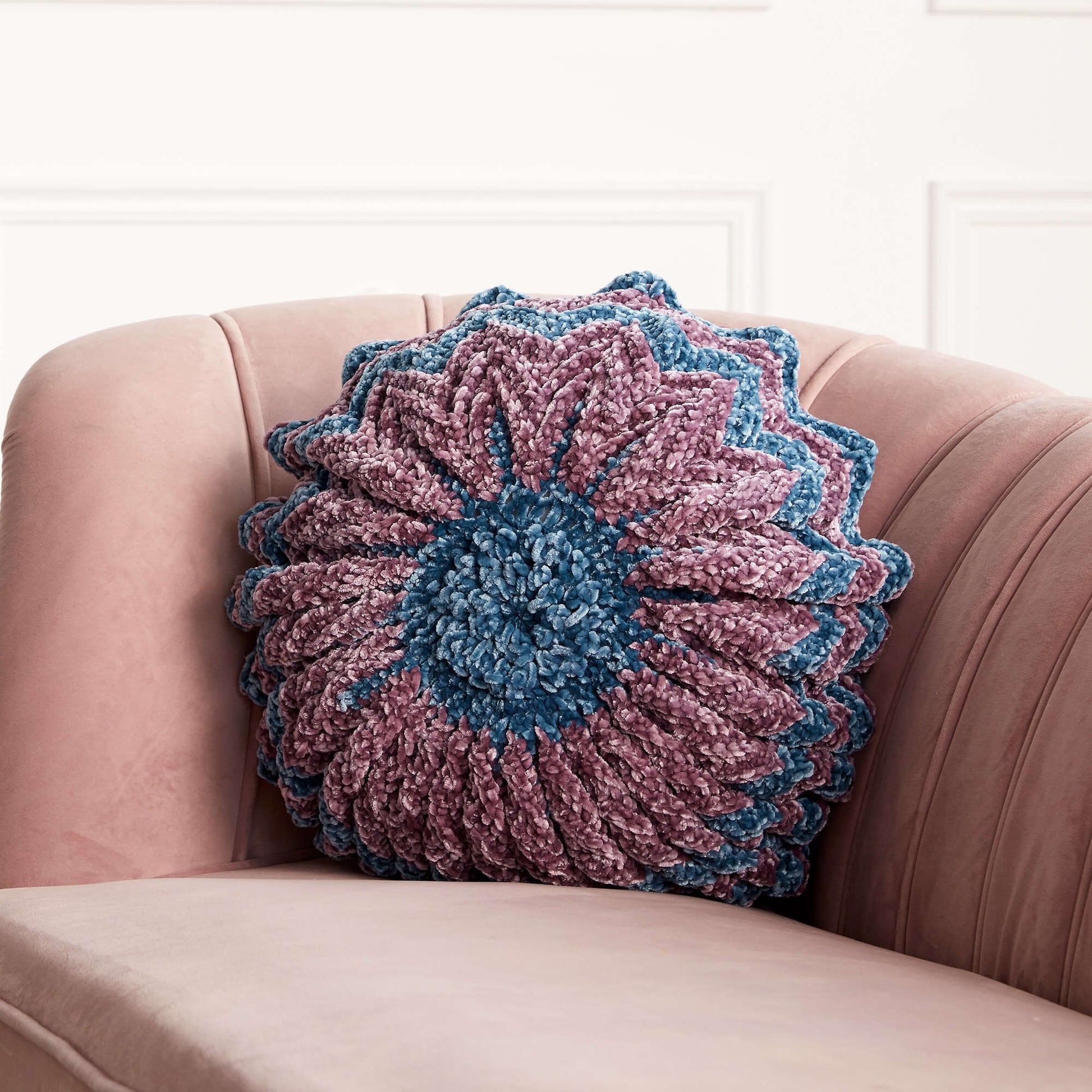 Free Bernat Crochet Pleated Pillow Pattern