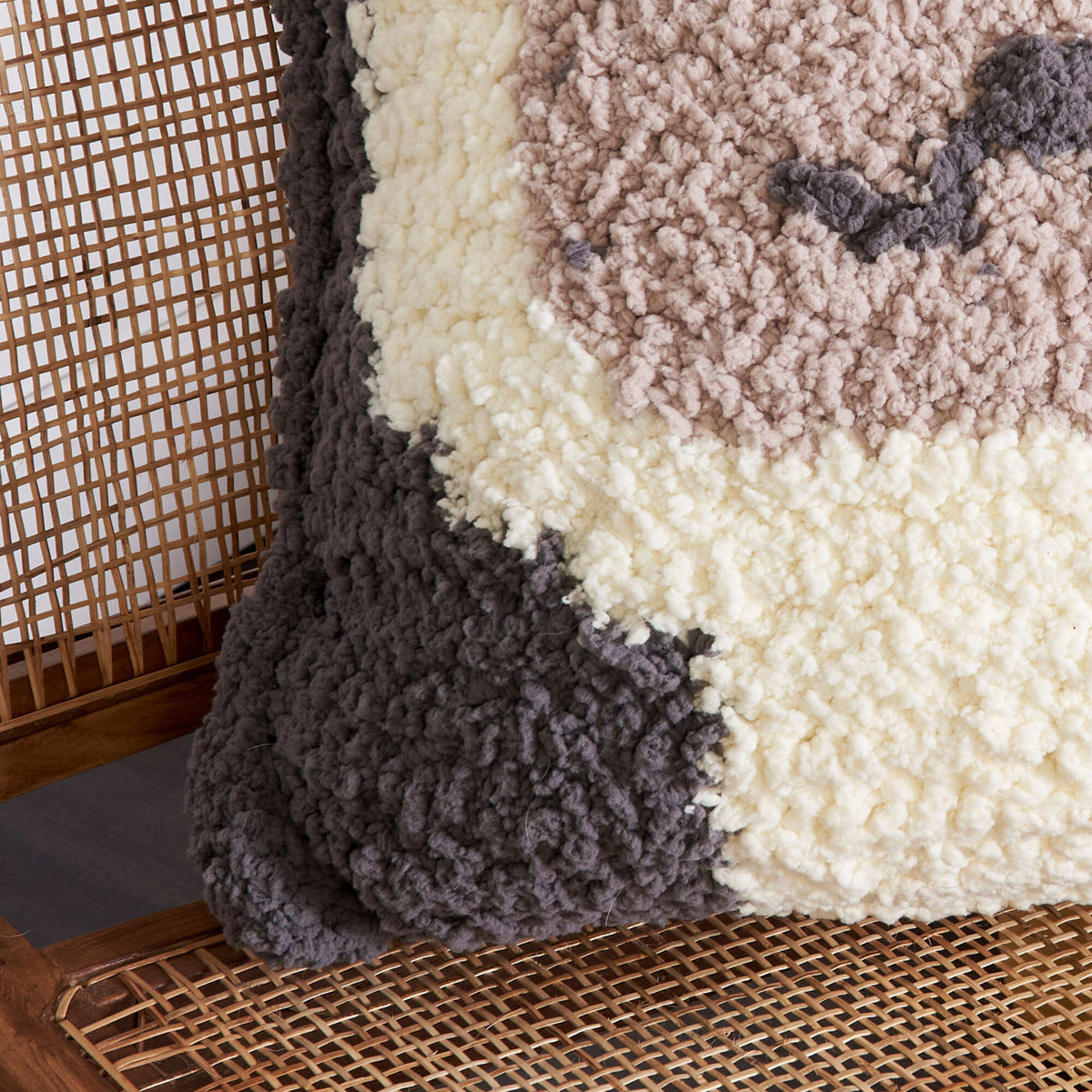 Crochet Pillow made in Bernat Sheepy yarn