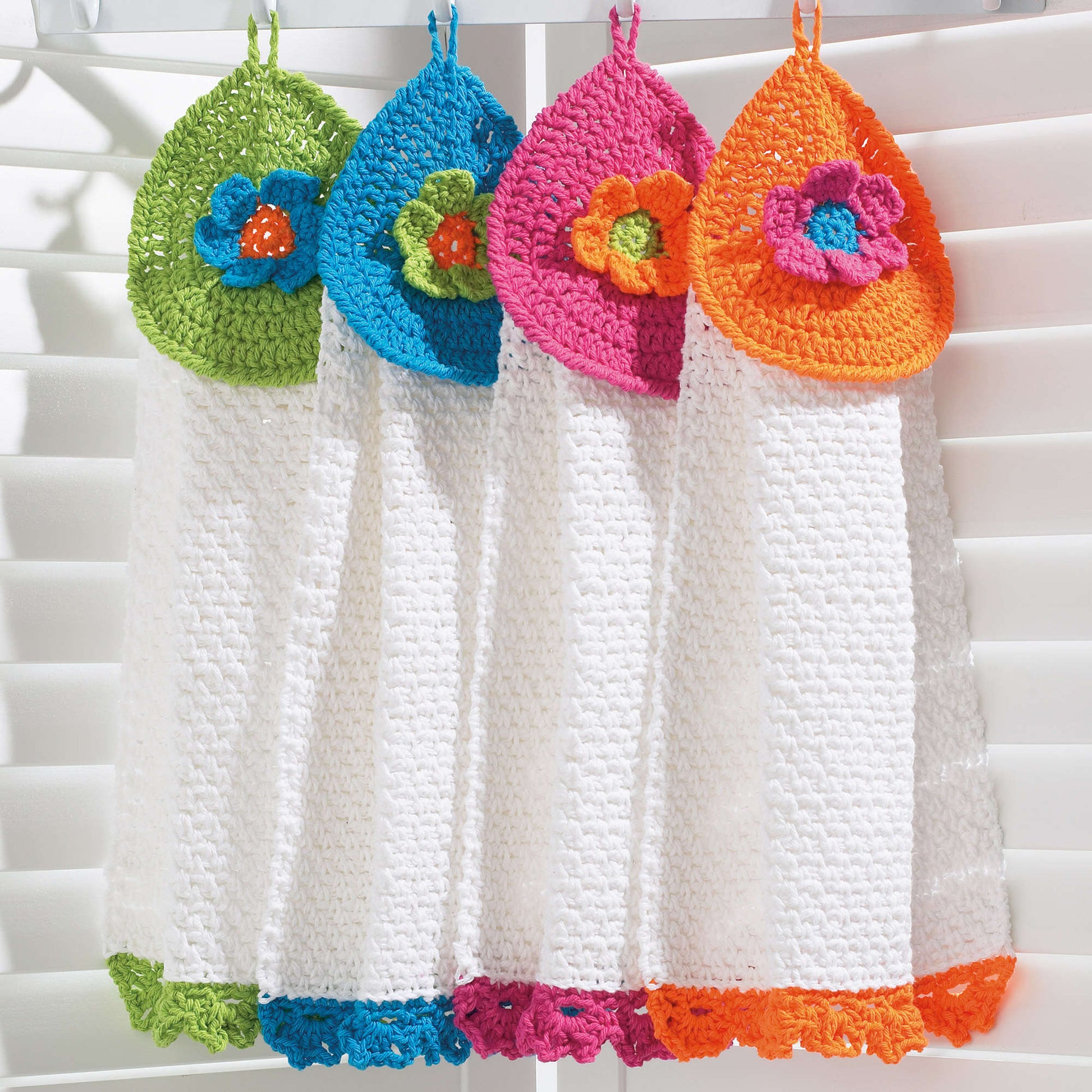 Free Bernat Crochet Pretty Flowers Tea Towels Pattern