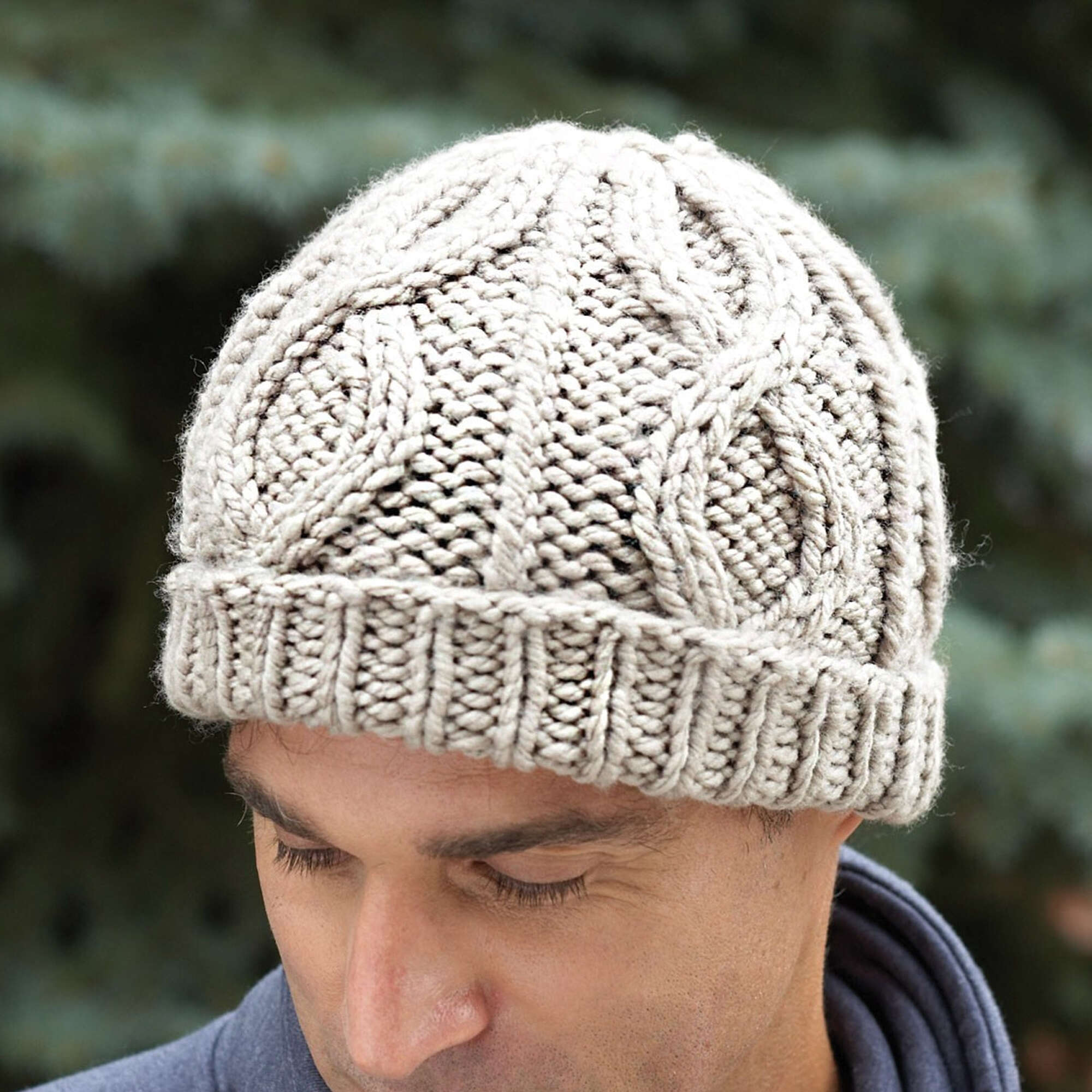 Free Bernat Cable Hat Knitting Pattern | Yarnspirations