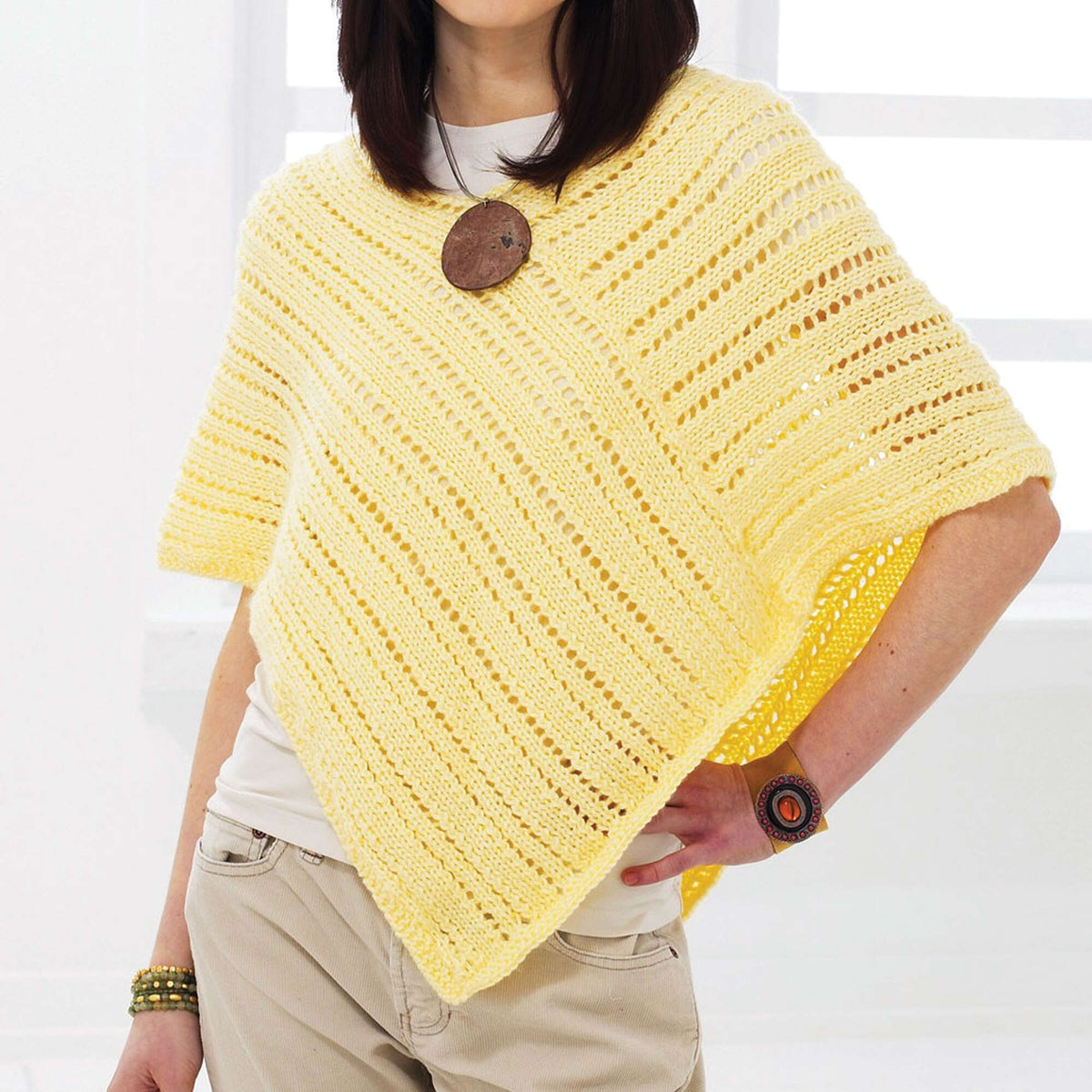 Free Easy Bernat Poncho Knitting Pattern | Yarnspirations