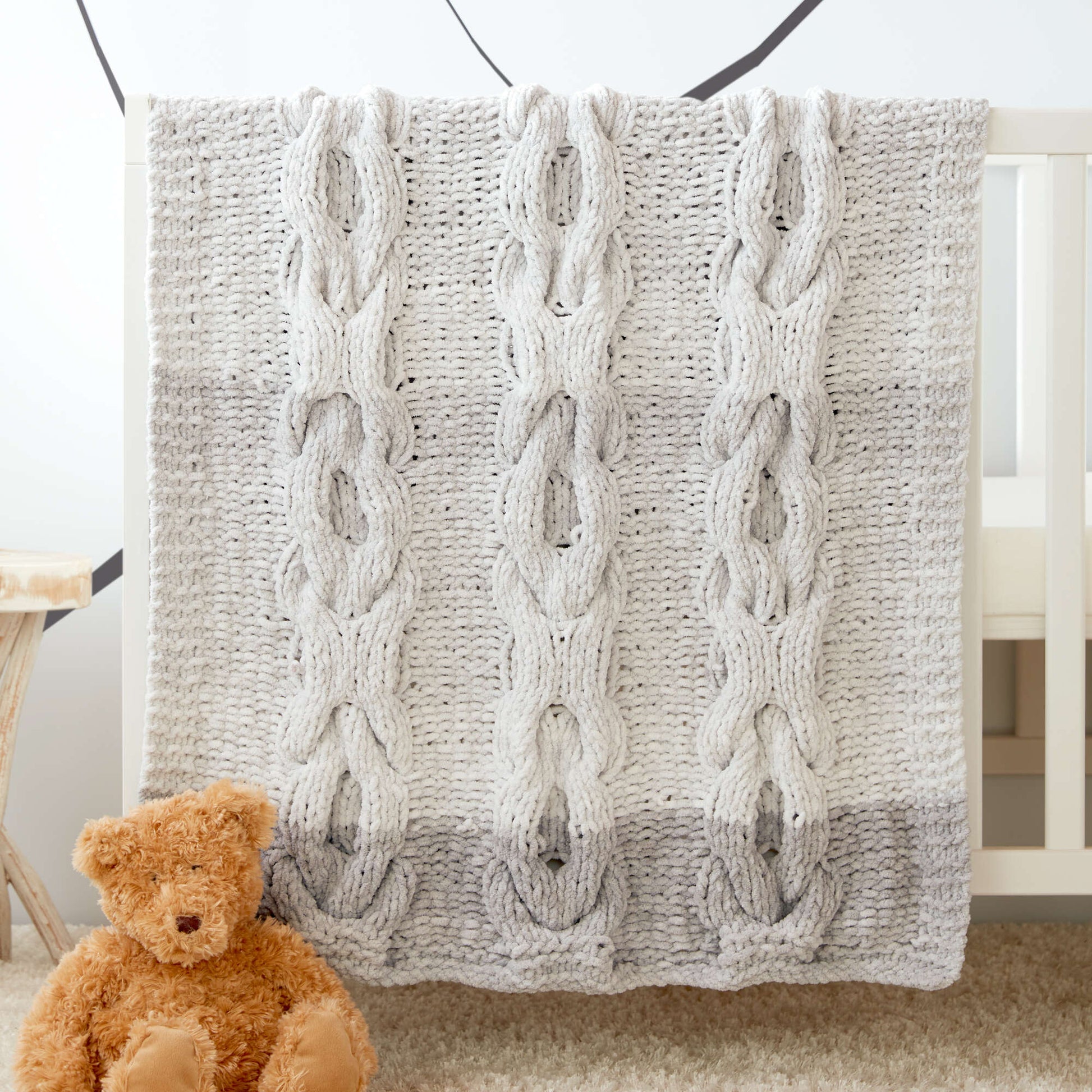 Free Bernat Hugs And Kisses Cable Knit Baby Blanket Pattern
