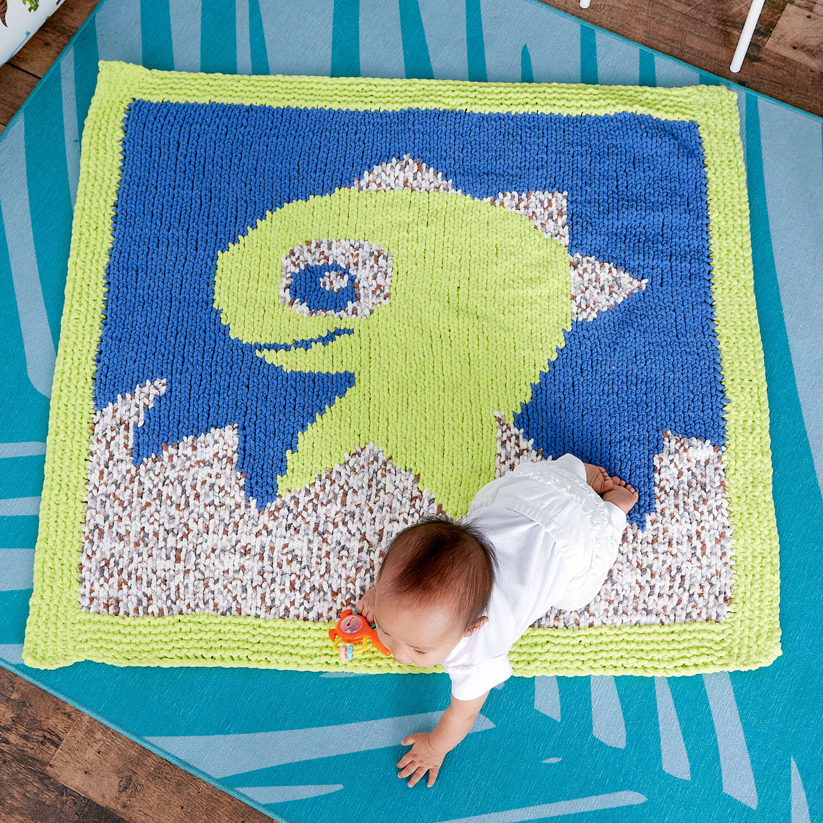 Knit Blanket made in Bernat Baby Blanket yarn