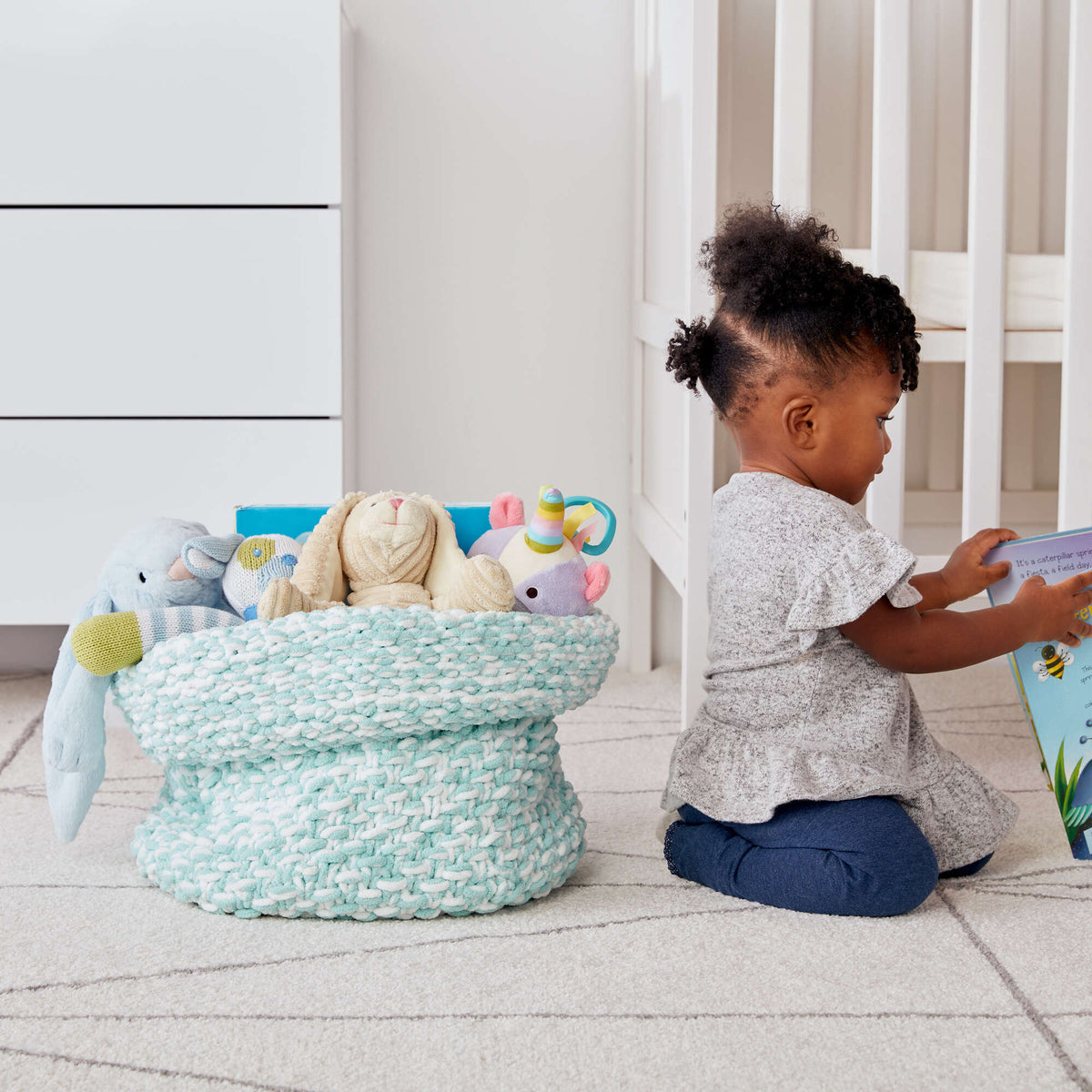 Knit Basket made in Bernat Baby Blanket yarn