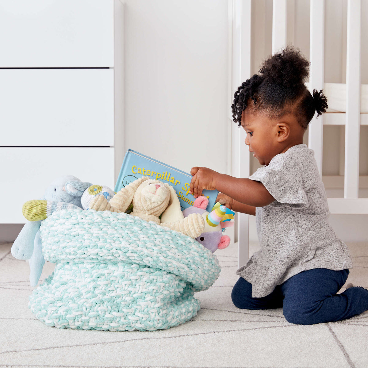 Knit Basket made in Bernat Baby Blanket yarn