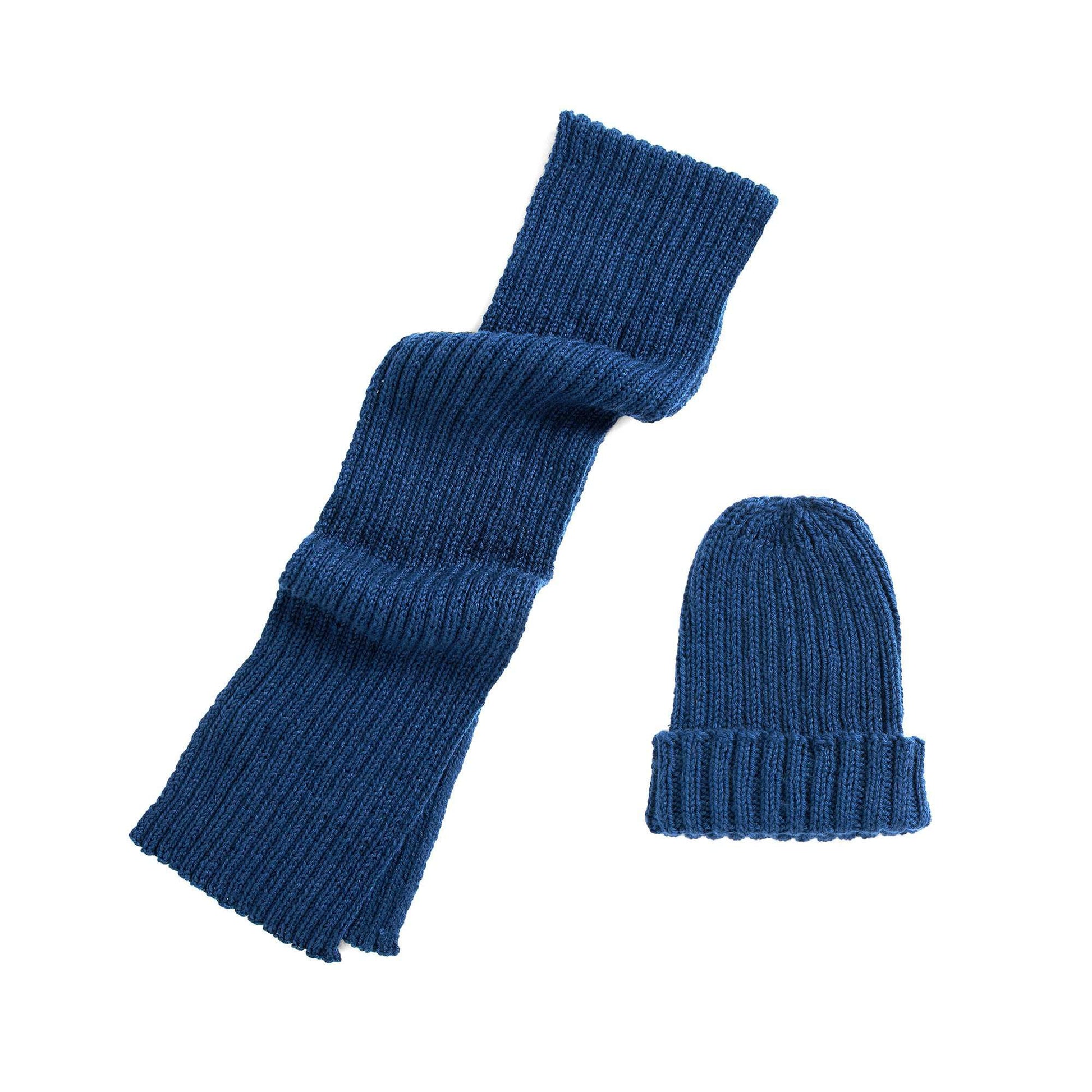 Free Bernat Men's Basic Hat & Scarf Set Knit Pattern