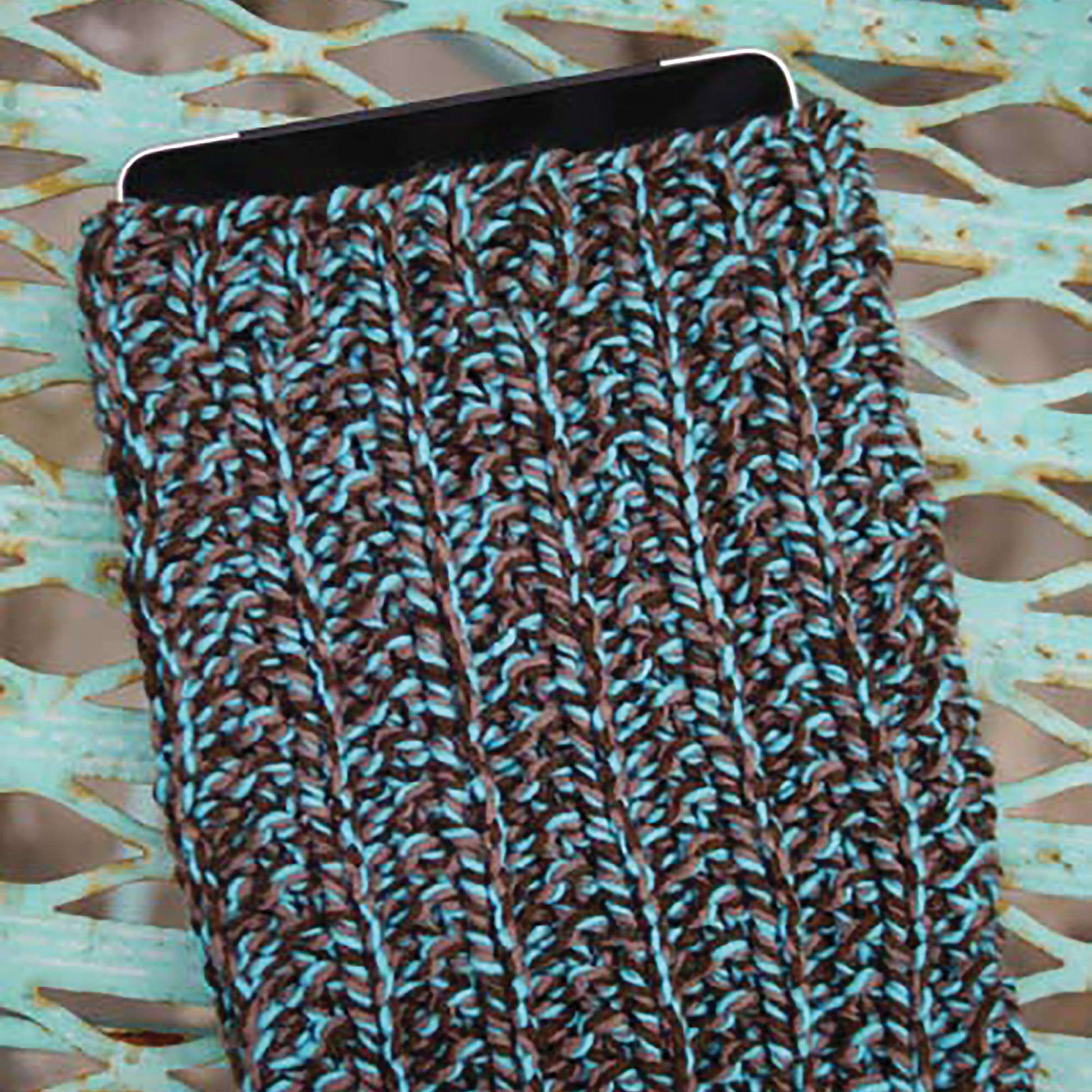Bernat Icover Knit Accessory made in Bernat Softee Chunky yarn
