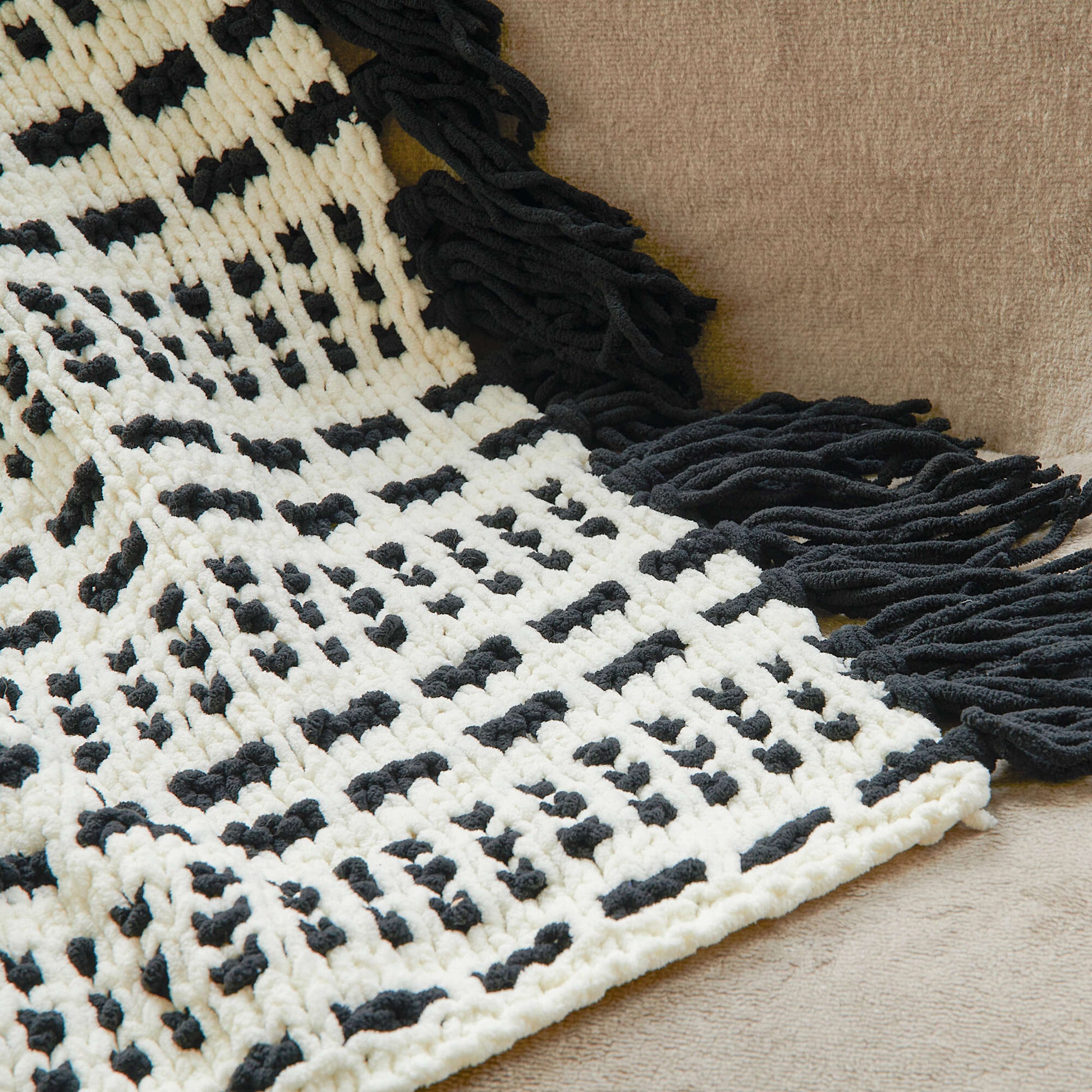Free Bernat Woven Stripes Knit Blanket Pattern