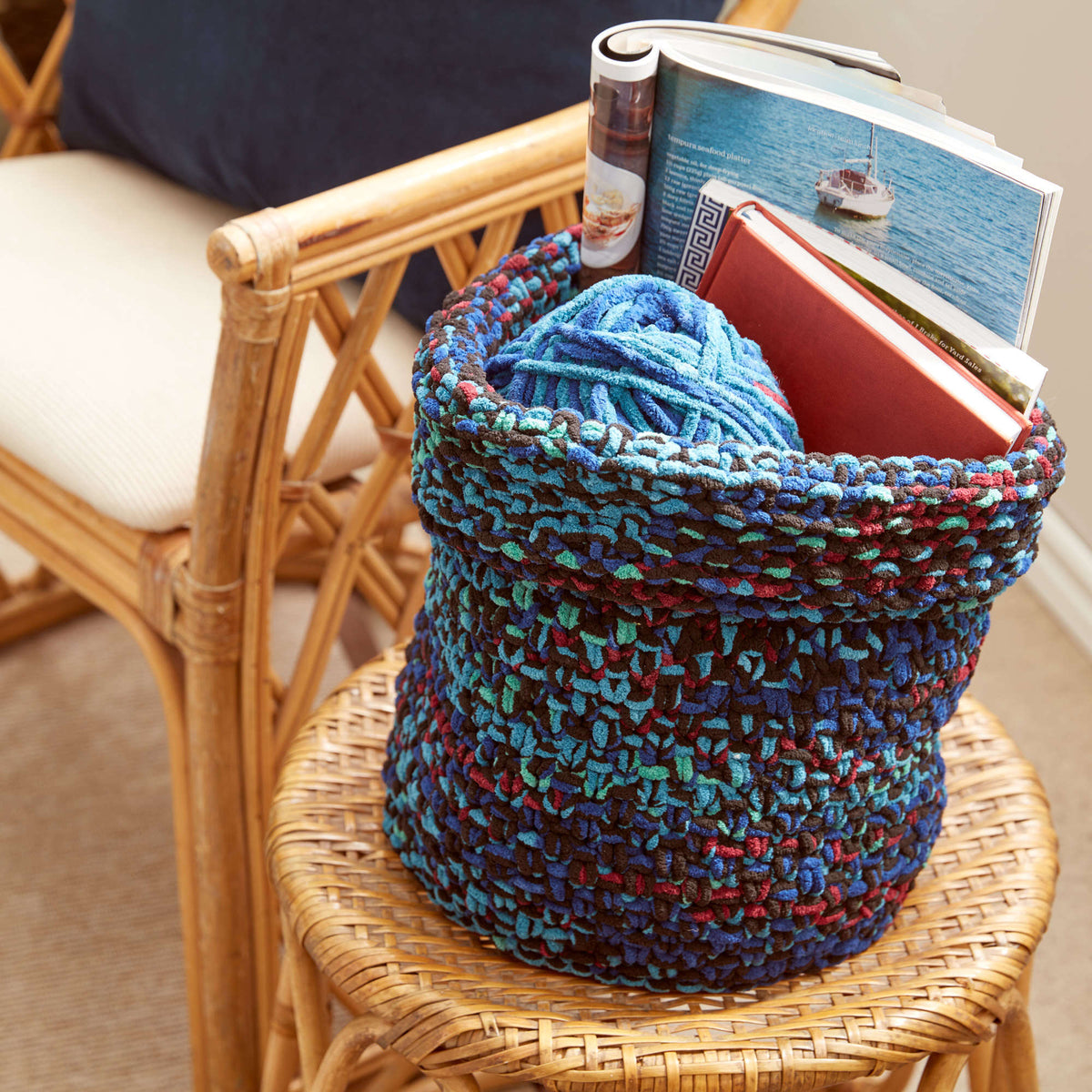 Knit Basket made in Bernat Blanket yarn