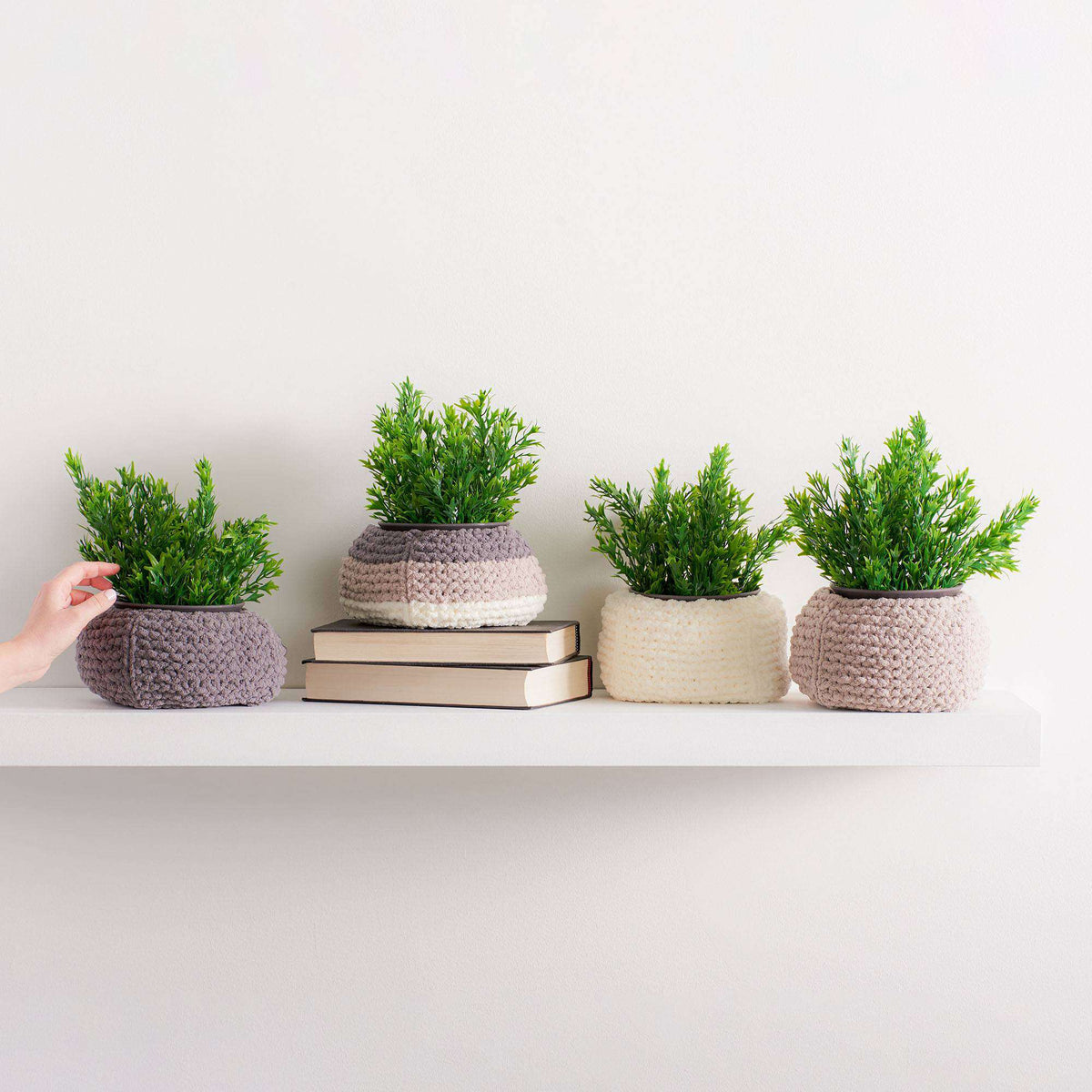 Knit Basket made in Bernat Blanket O'Go yarn