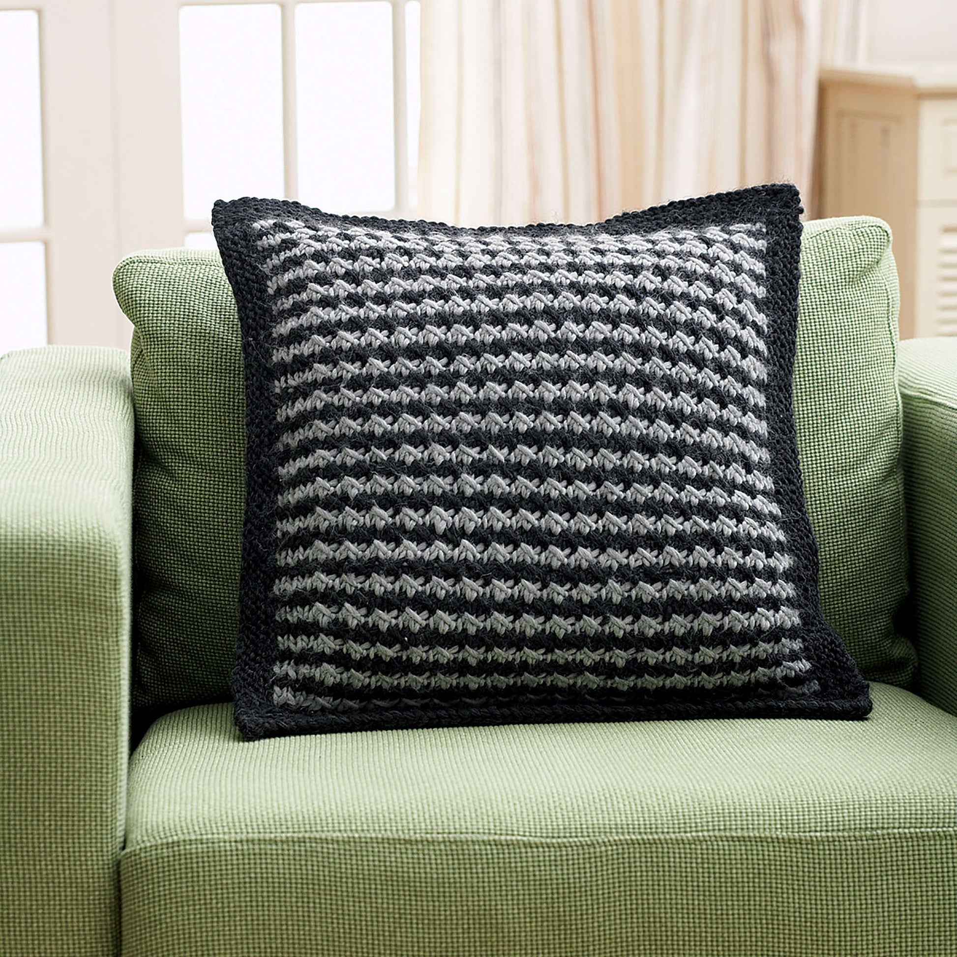 Bernat Houndstooth Pillow Knit Pillow made in Bernat Roving yarn