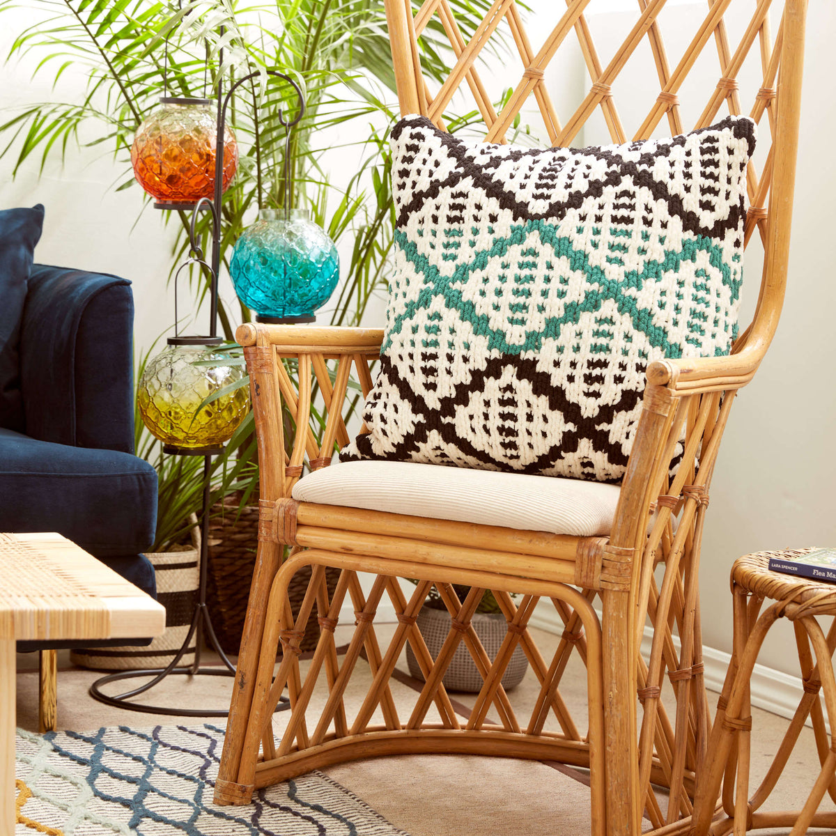 Knit Pillow made in Bernat Blanket yarn