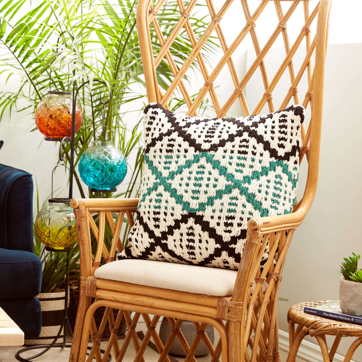 Knit Pillow made in Bernat Blanket yarn