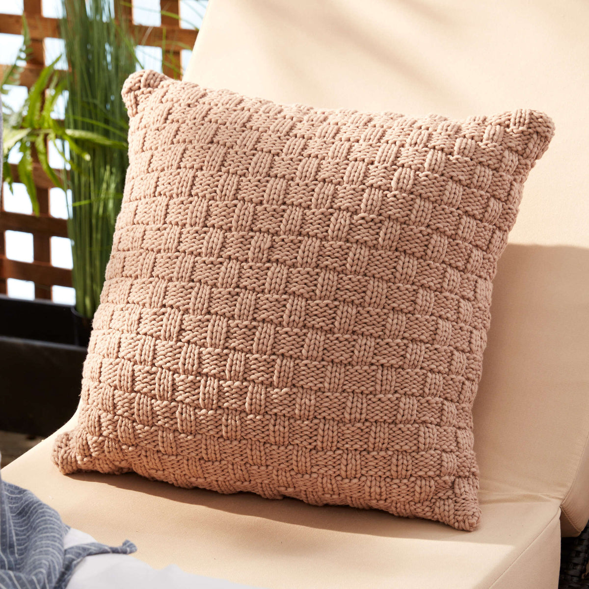 Knit Pillow made in Bernat Maker Outdoor yarn