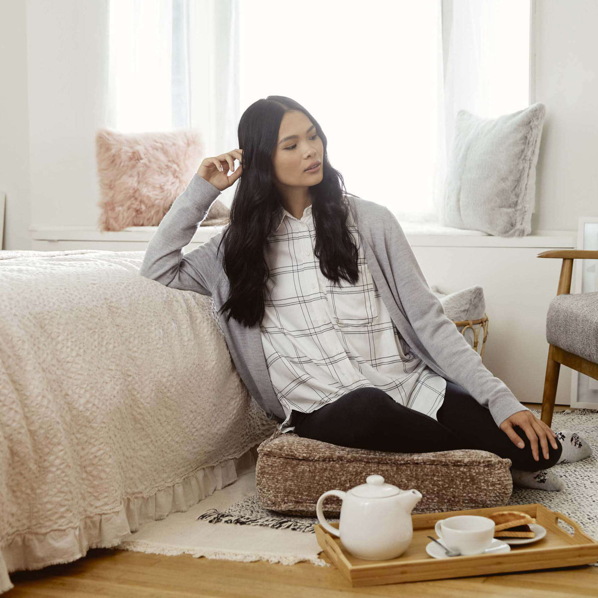 Knit Pillow made in Bernat Velvet yarn