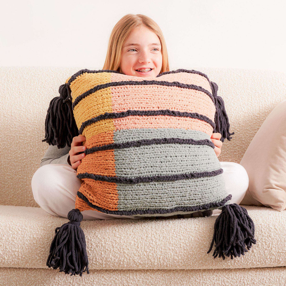 Knit Pillow made in Bernat Blanket O'Go yarn