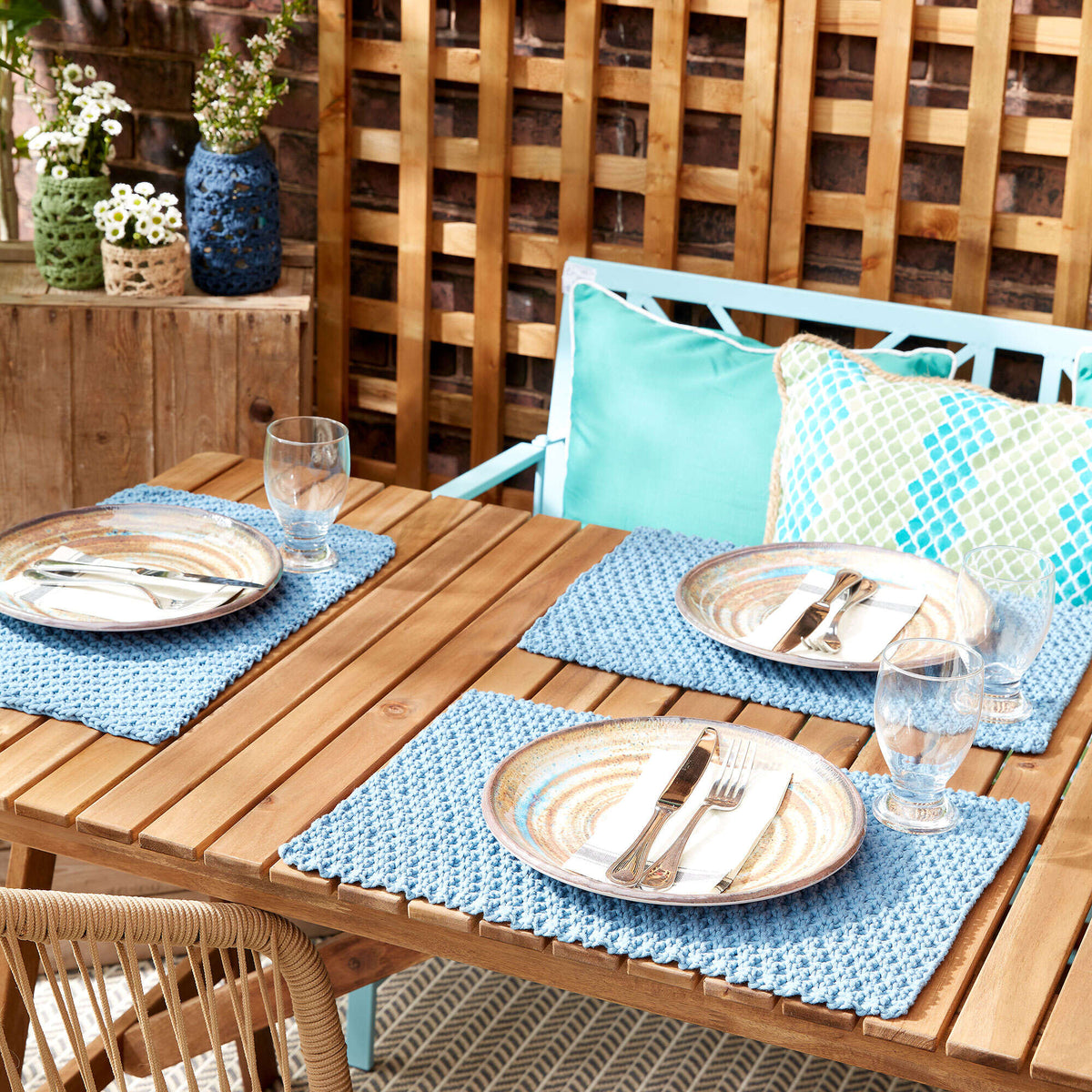 Knit Kitchen Décor made in Bernat Maker Home Dec yarn