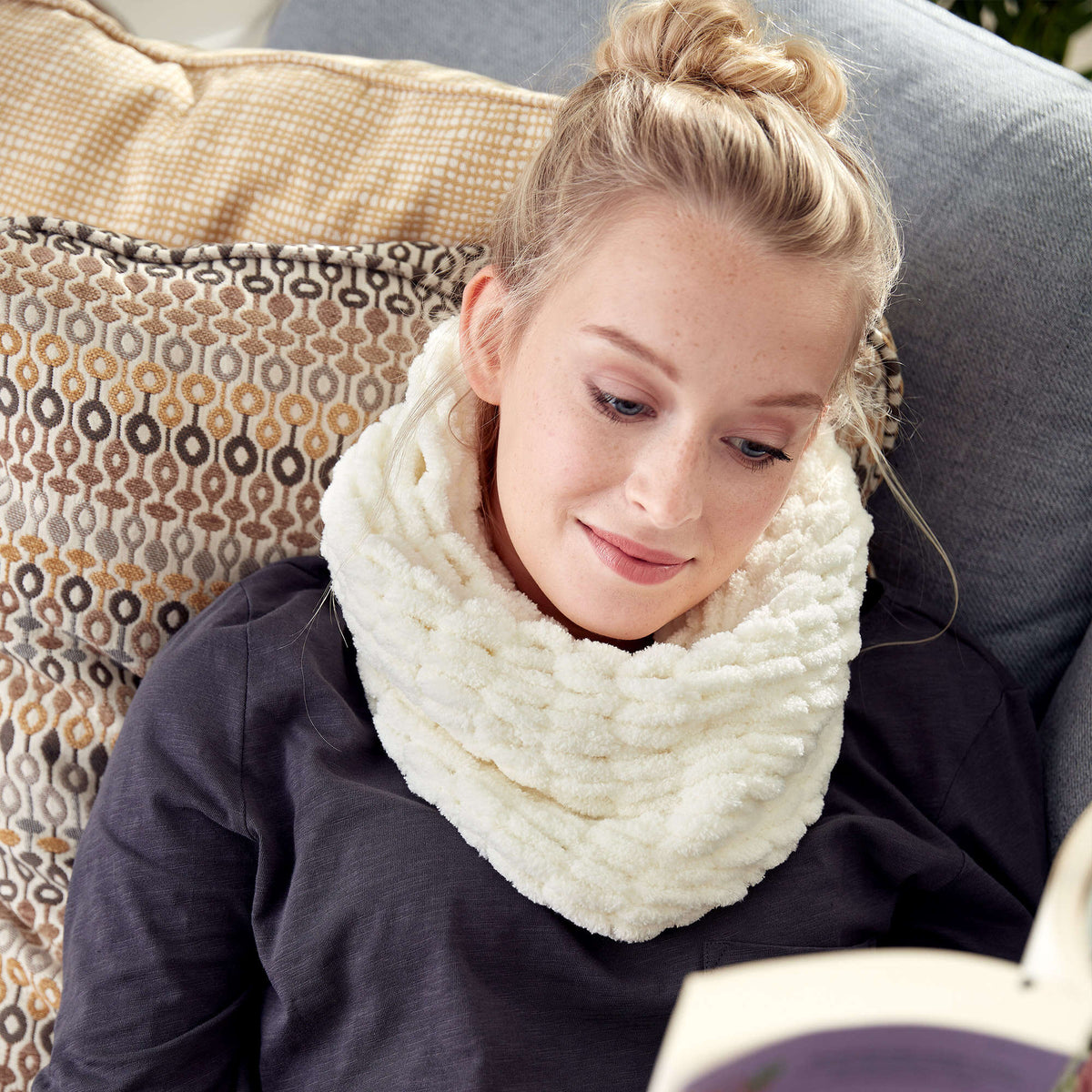 Craft Cowl made in Bernat Blanket-EZ yarn