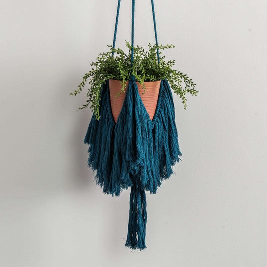 Craft Plant Hanger made in Bernat Macrame yarn