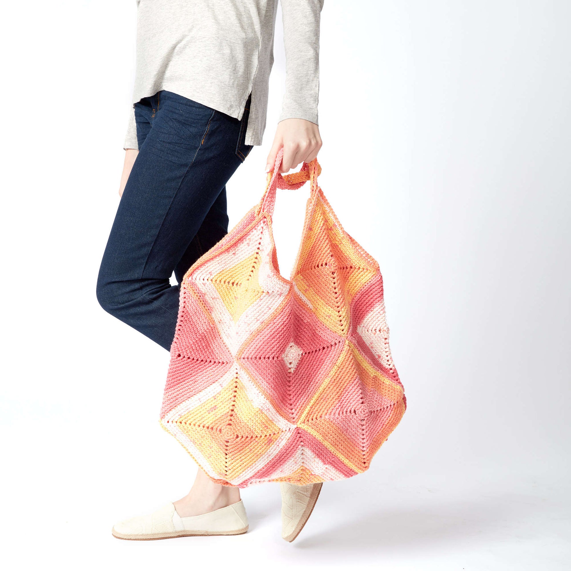 Free Caron Crochet Granny Summer Bag Pattern