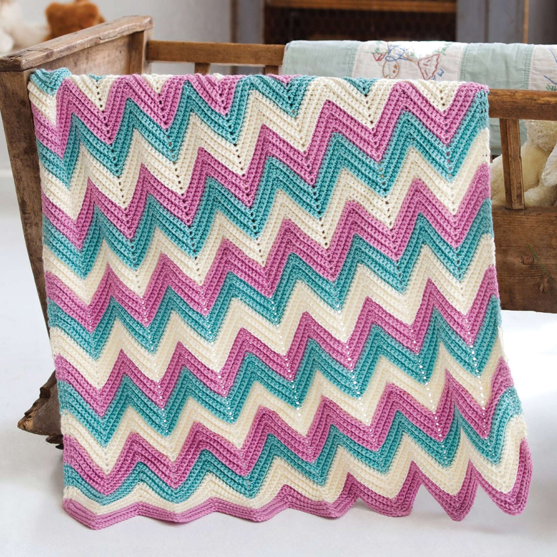 Free Caron Zig-Zag Crochet Baby Blanket Pattern