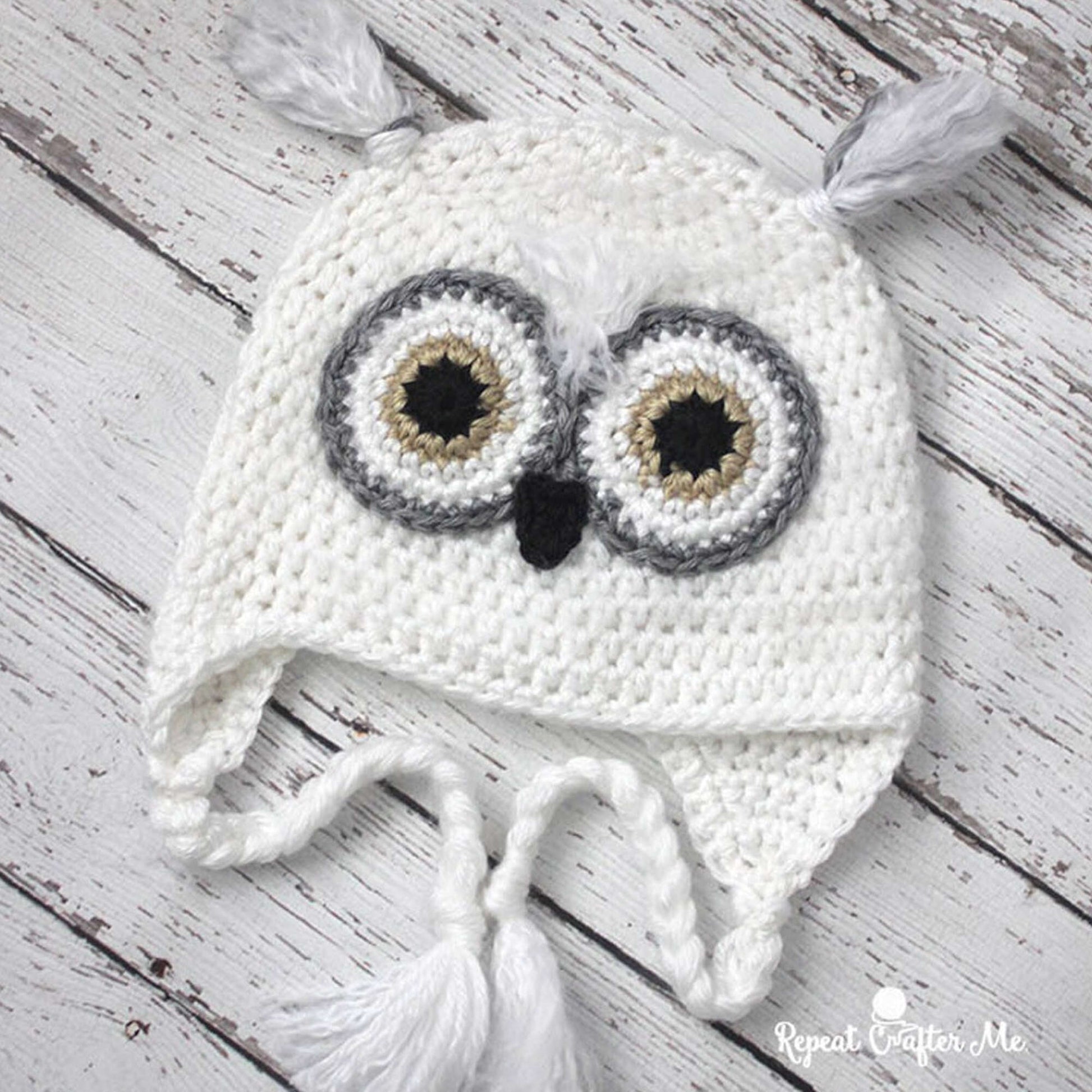 Free Caron Snowy Owl Crochet Hat Pattern