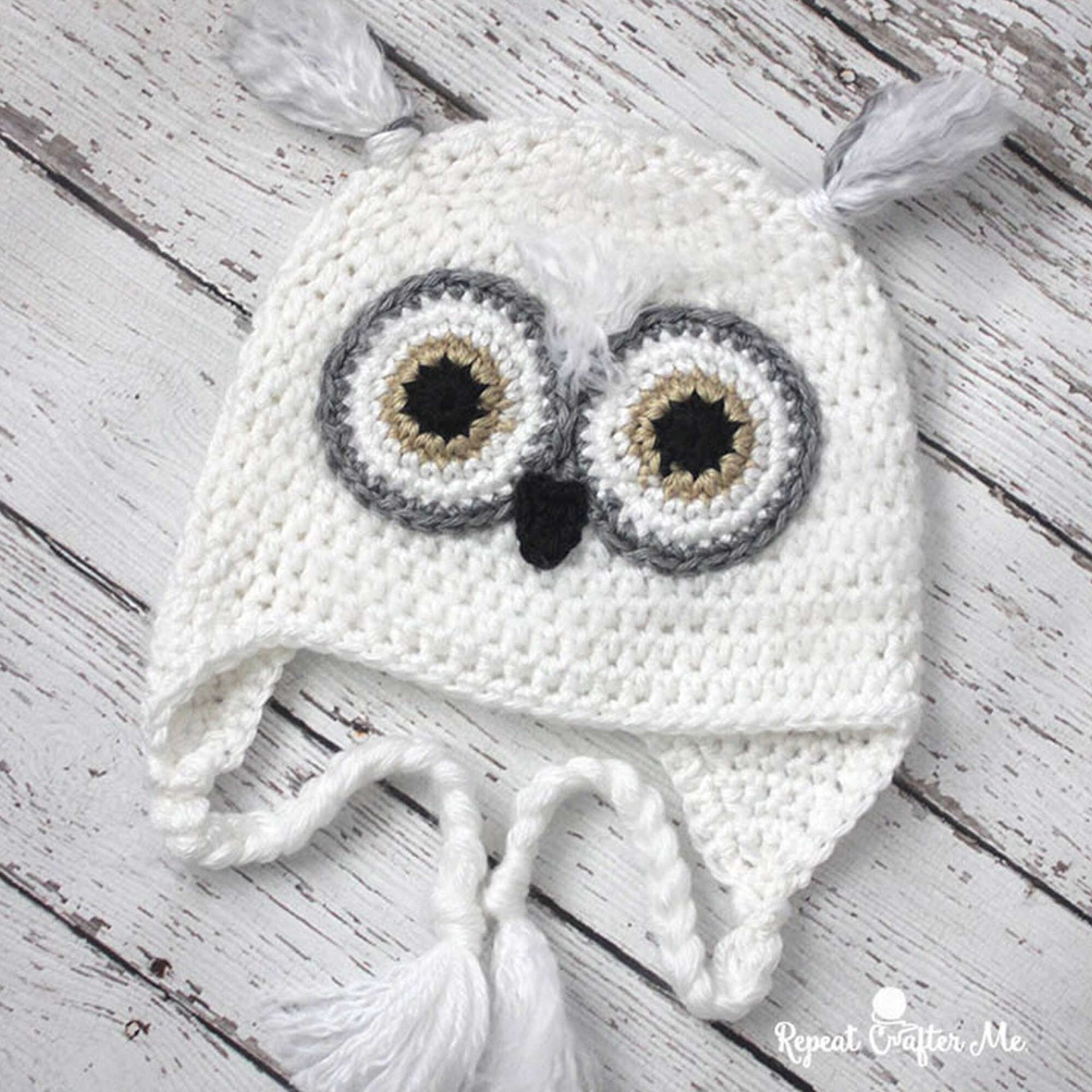 Free Easy Caron Snowy Owl Hat Crochet Pattern Yarnspirations