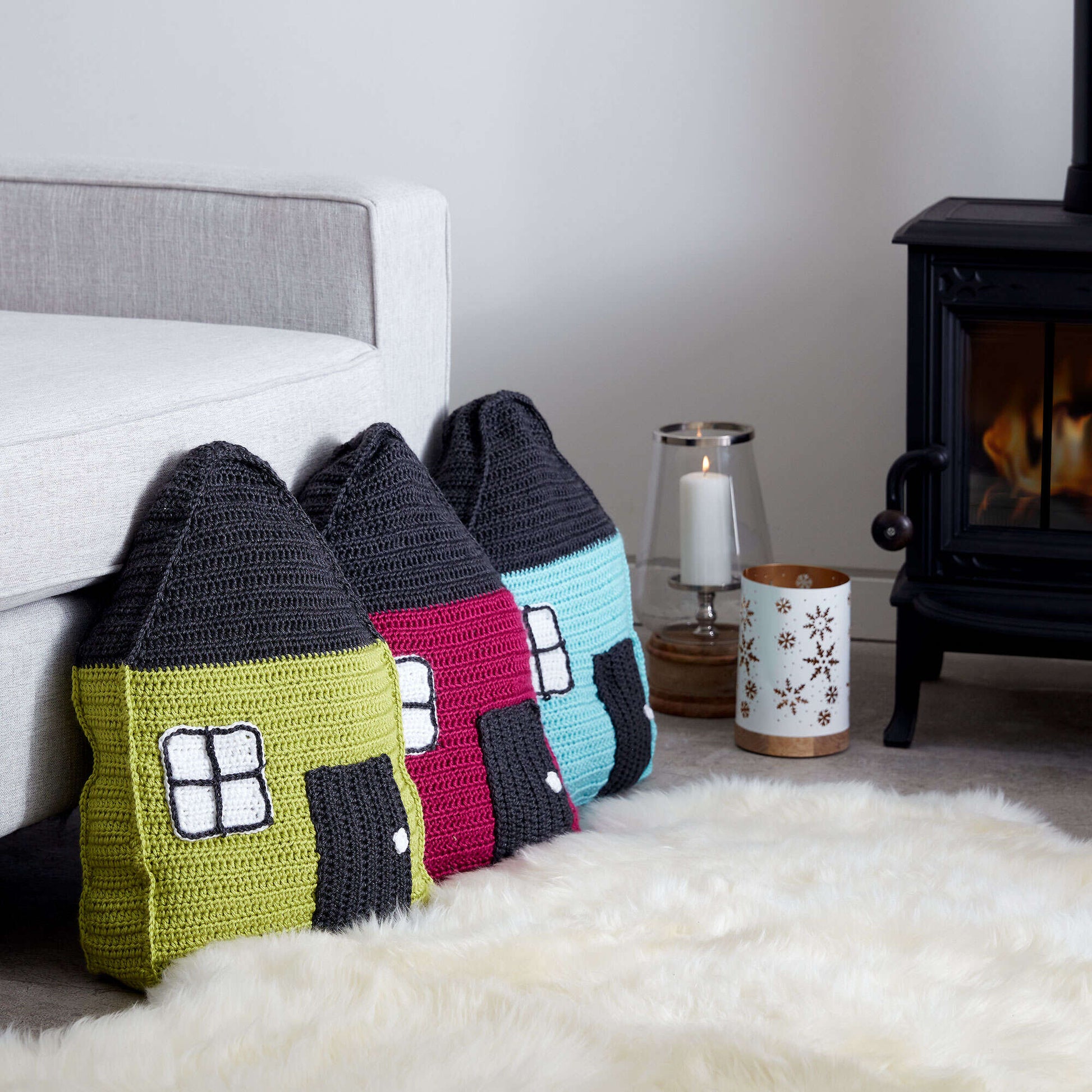 Caron Cozy Cottage Crochet Pillow Chatreuse