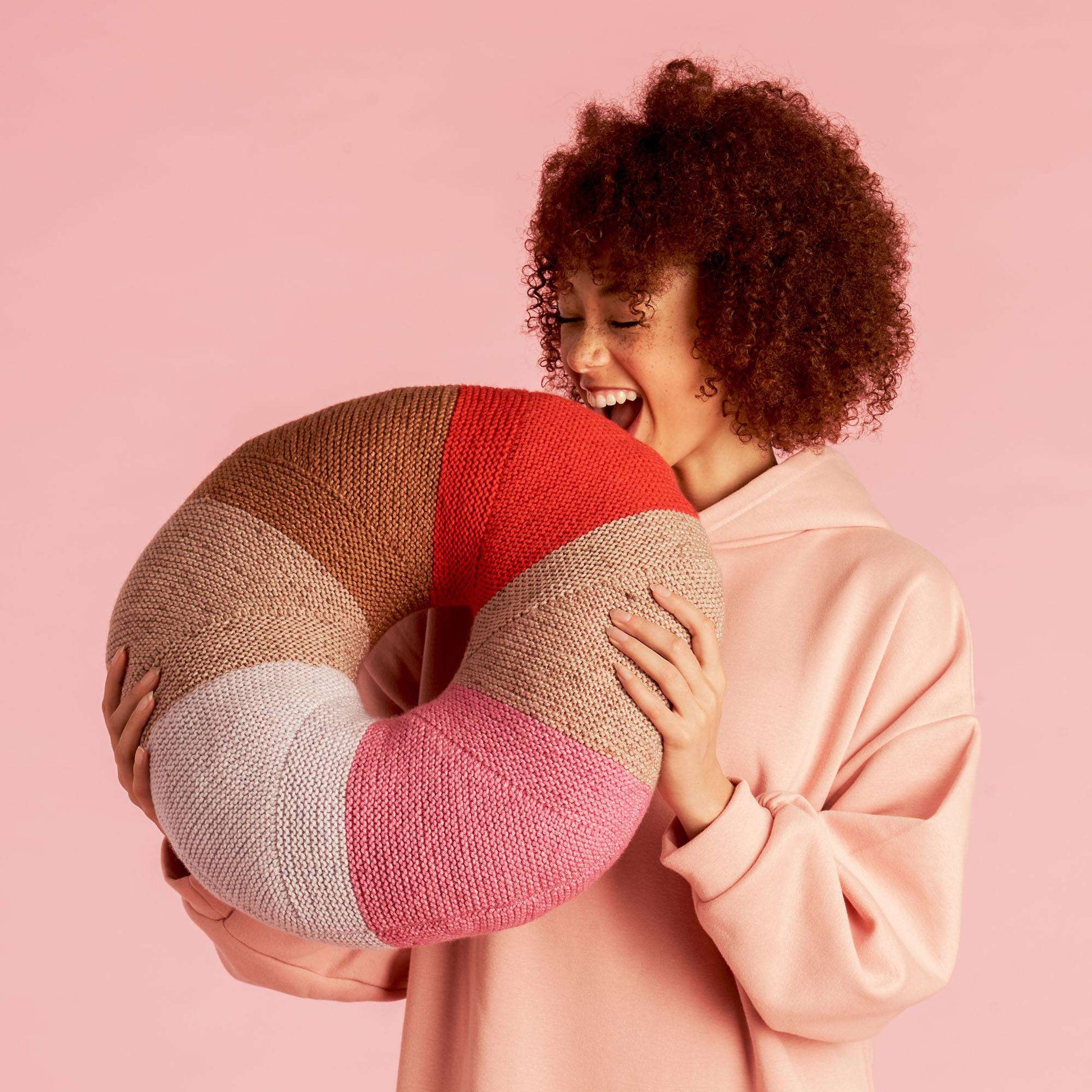 Free Caron Big Donut Knit Pillow Pattern
