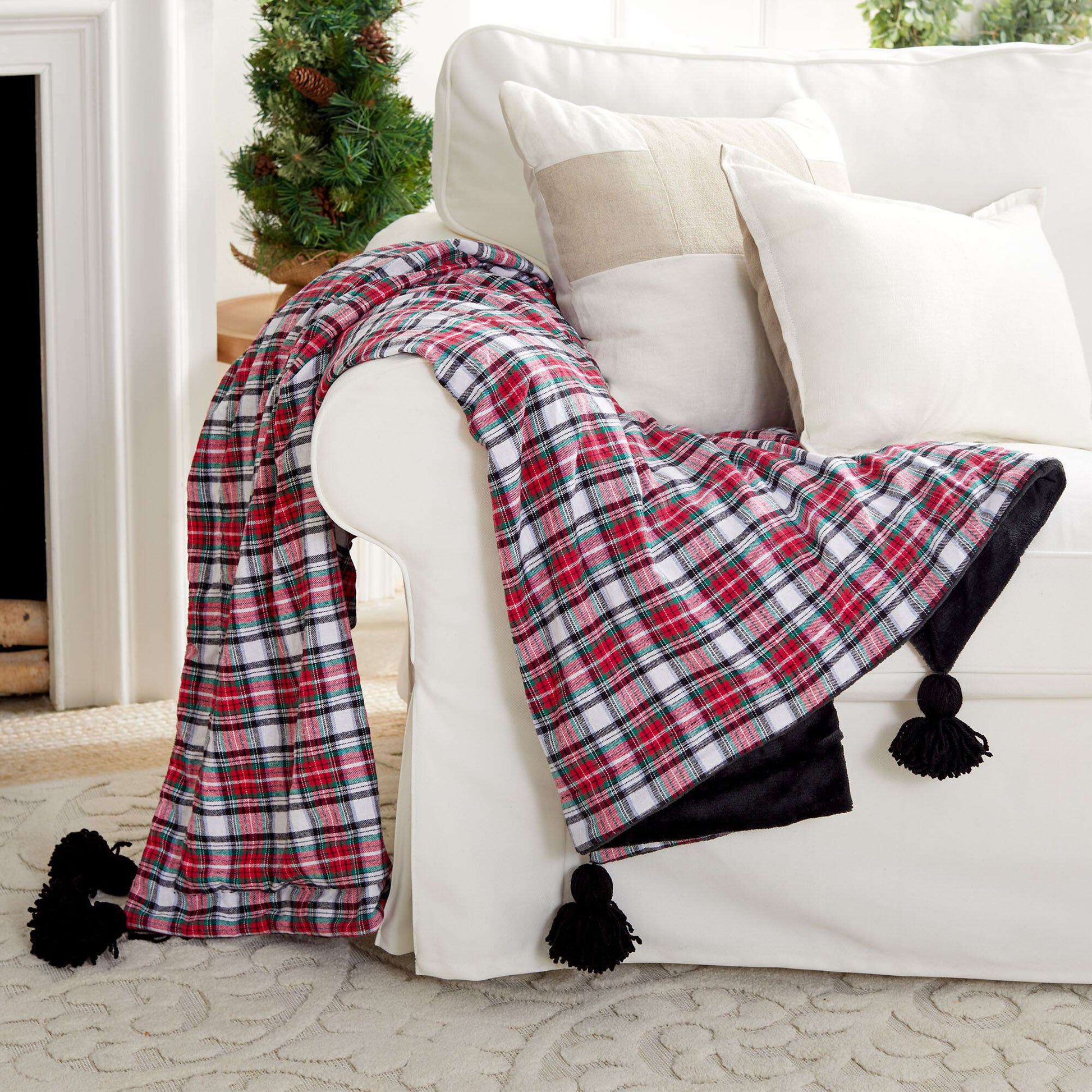 Free Coats & Clark Sewing Cuddle Plaid Throw Pattern