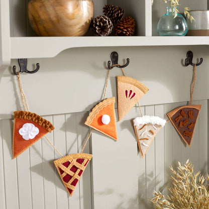 Coats & Clark Thanksgiving Pie Garland Single Size