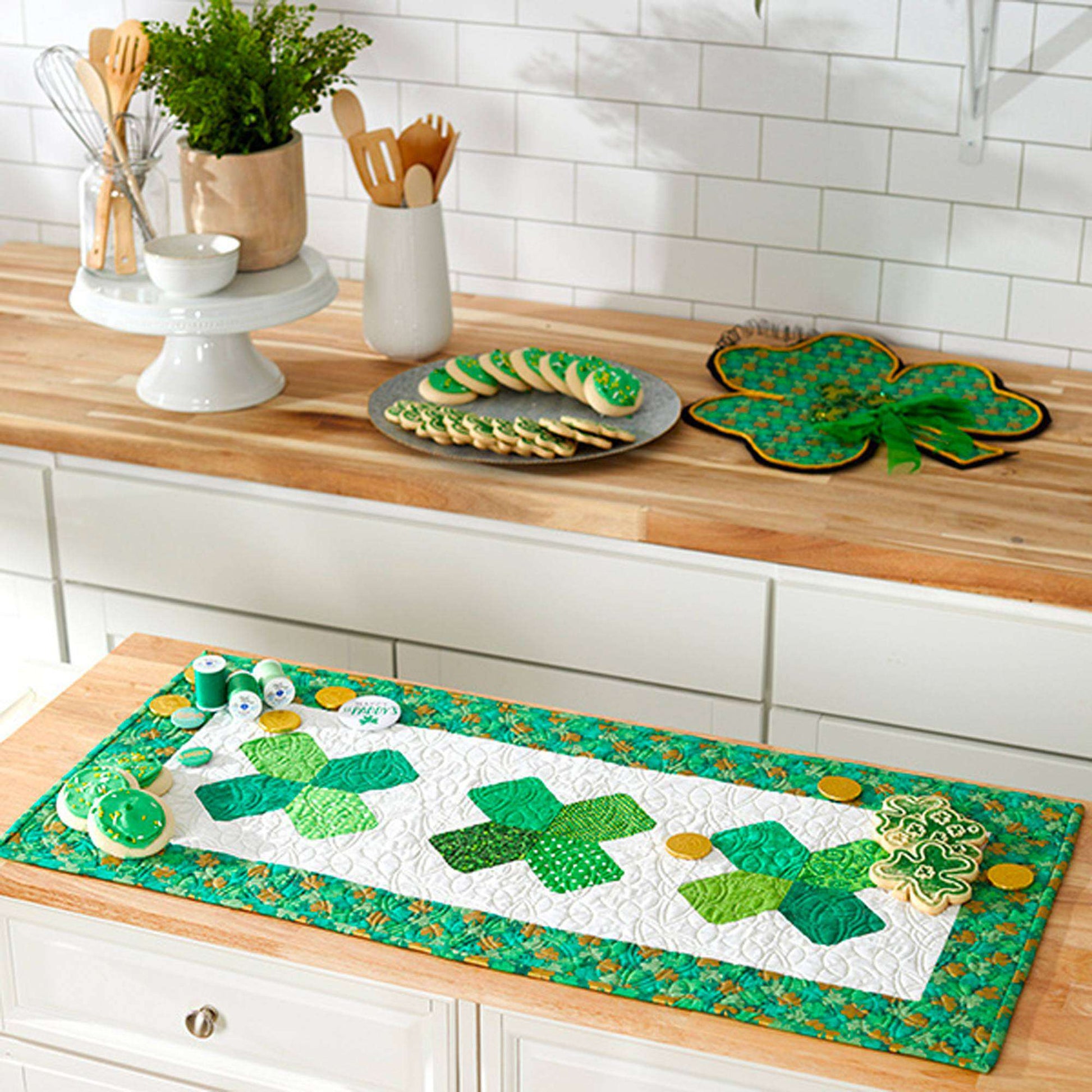 Free Coats & Clark St Patricks Day Quilted Table Runner Quilting Pattern