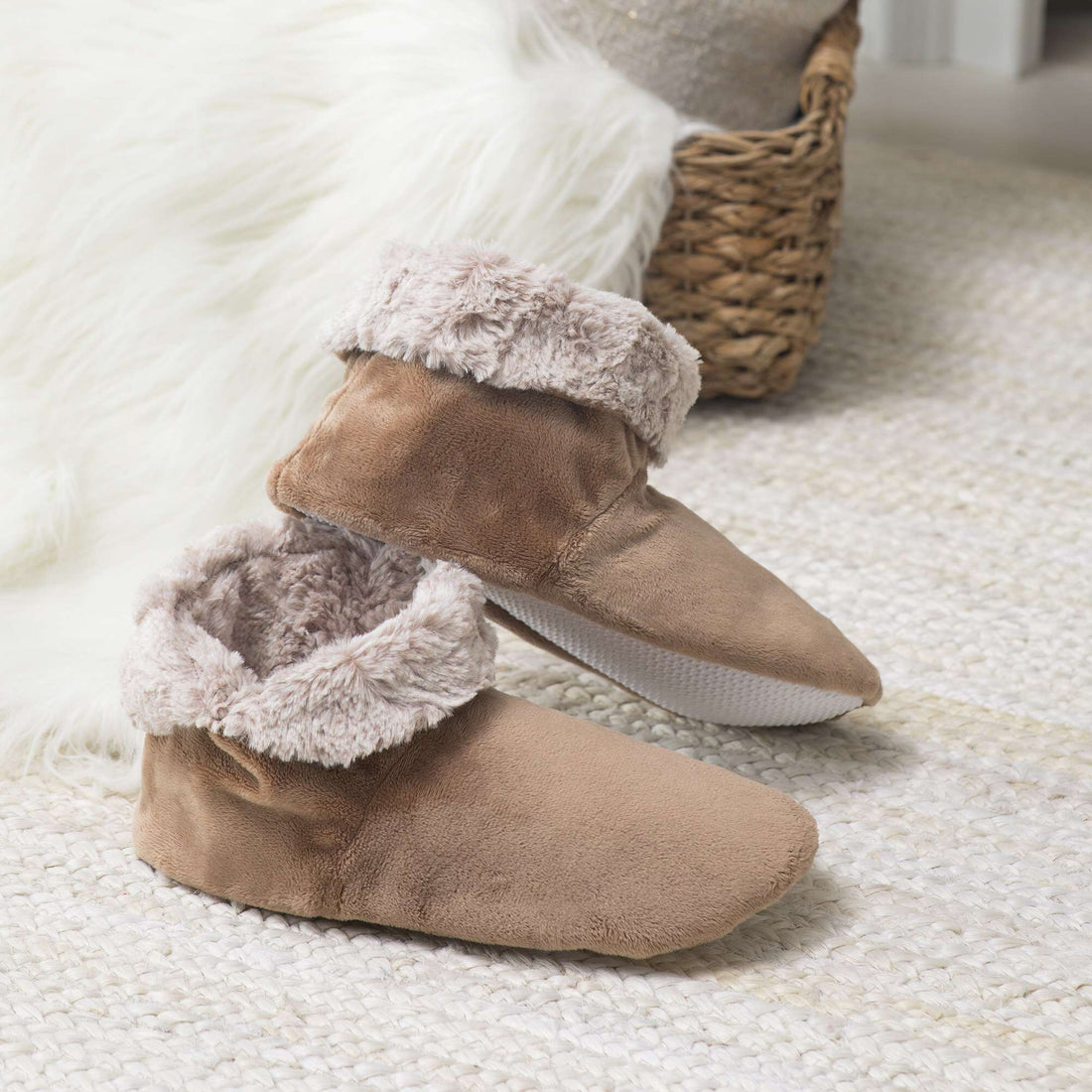 Coats & Clark Sew Cozy Boot Slippers Using Faux Fur | Yarnspirations